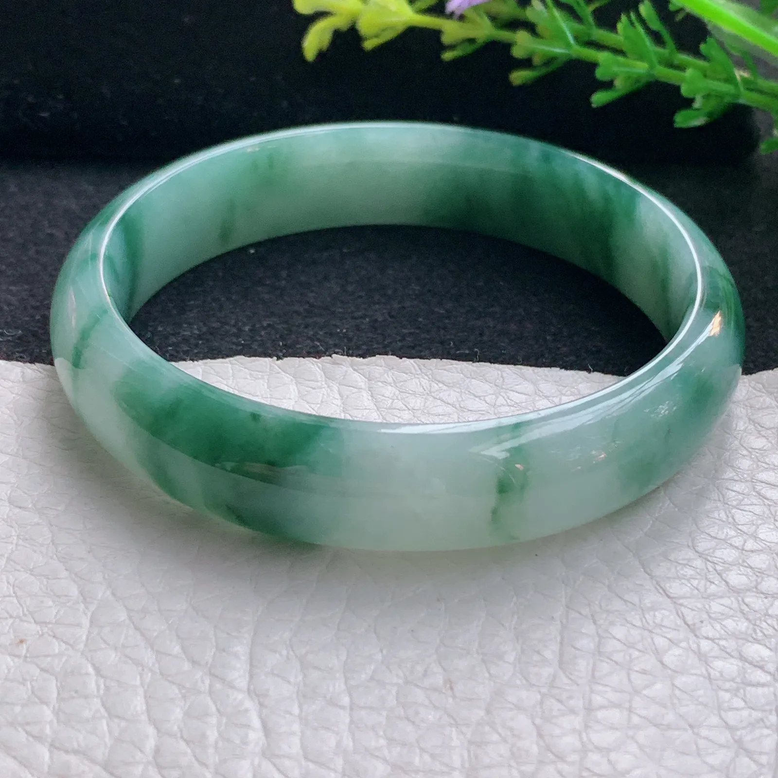 nr自然光57*13.3*7平安镯 翡翠a货玉手镯飘蓝花宽边珠宝玉手环