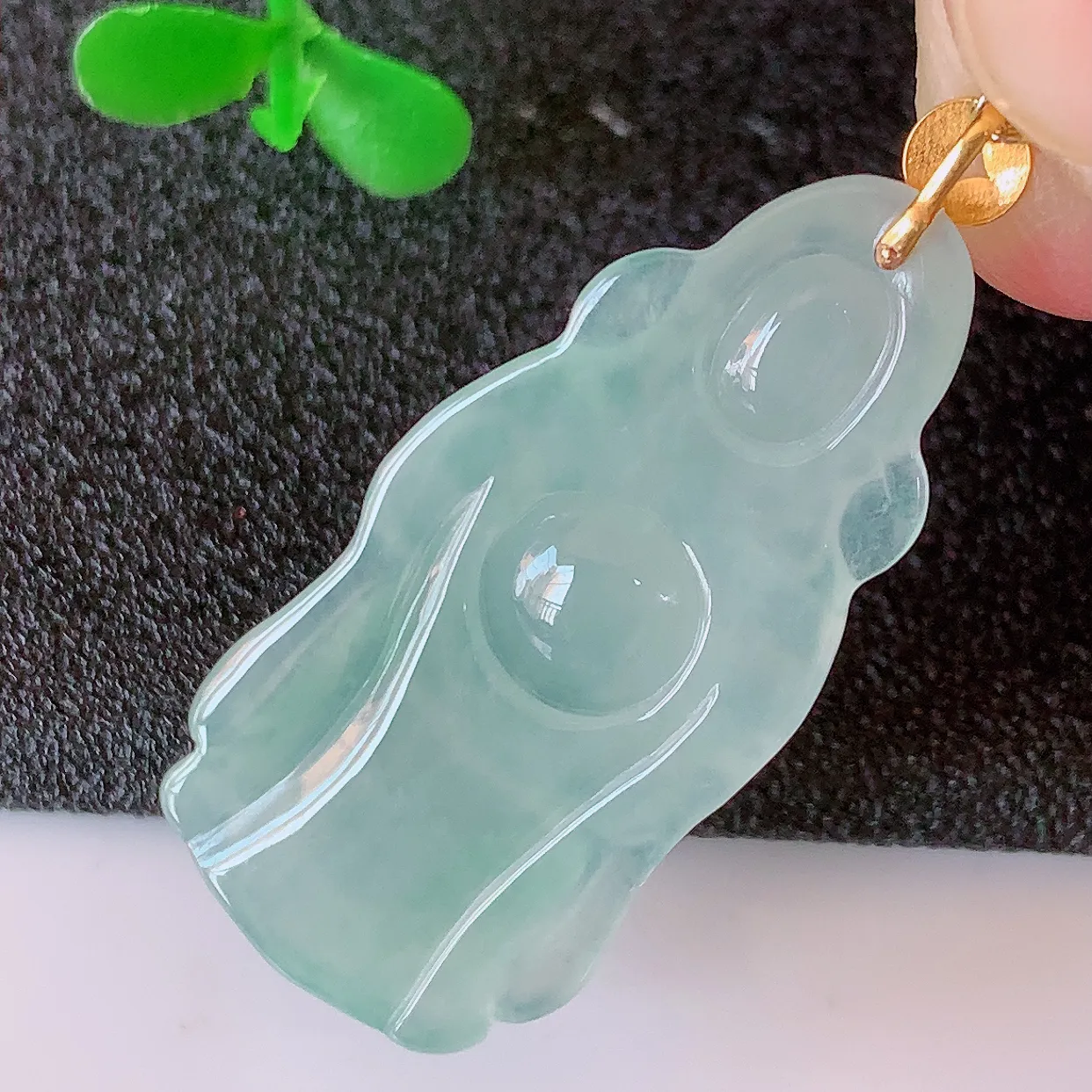 18K金镶嵌冰种翡翠财神爷吊坠，种老水足，雕工精湛 ，寓意美好，佩戴时尚出众！#41.5