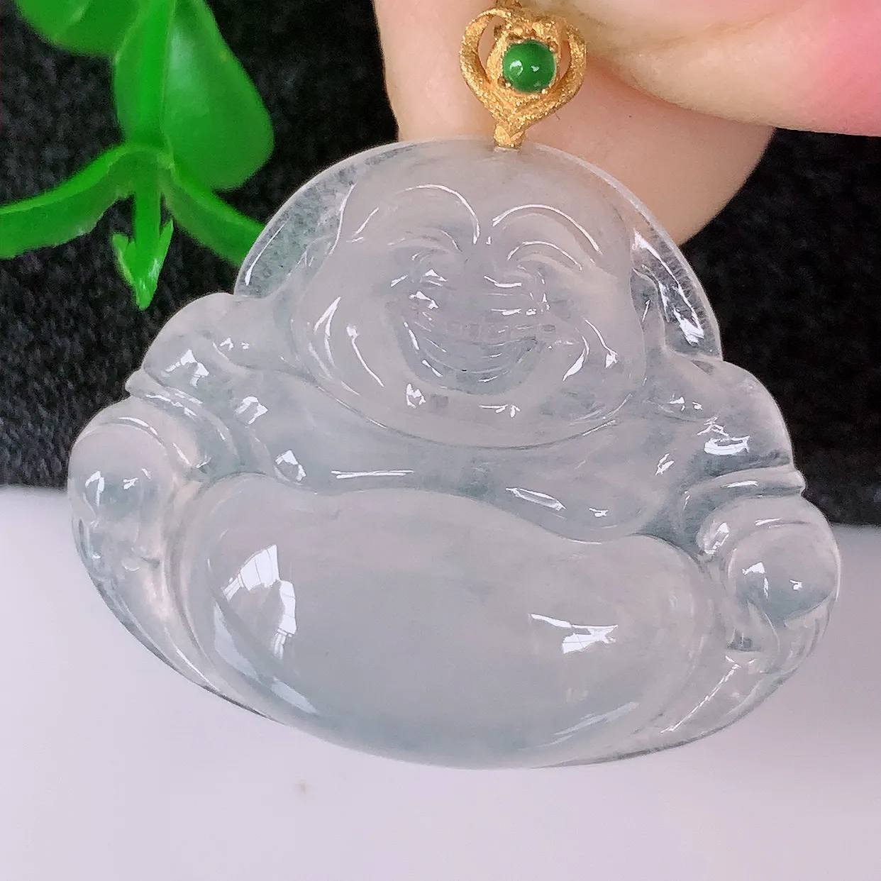 18K金镶嵌冰种翡翠佛公吊坠，玉笑佛，饱满，开脸喜庆，配戴优雅迷人！#41.3整体28裸石28.5*