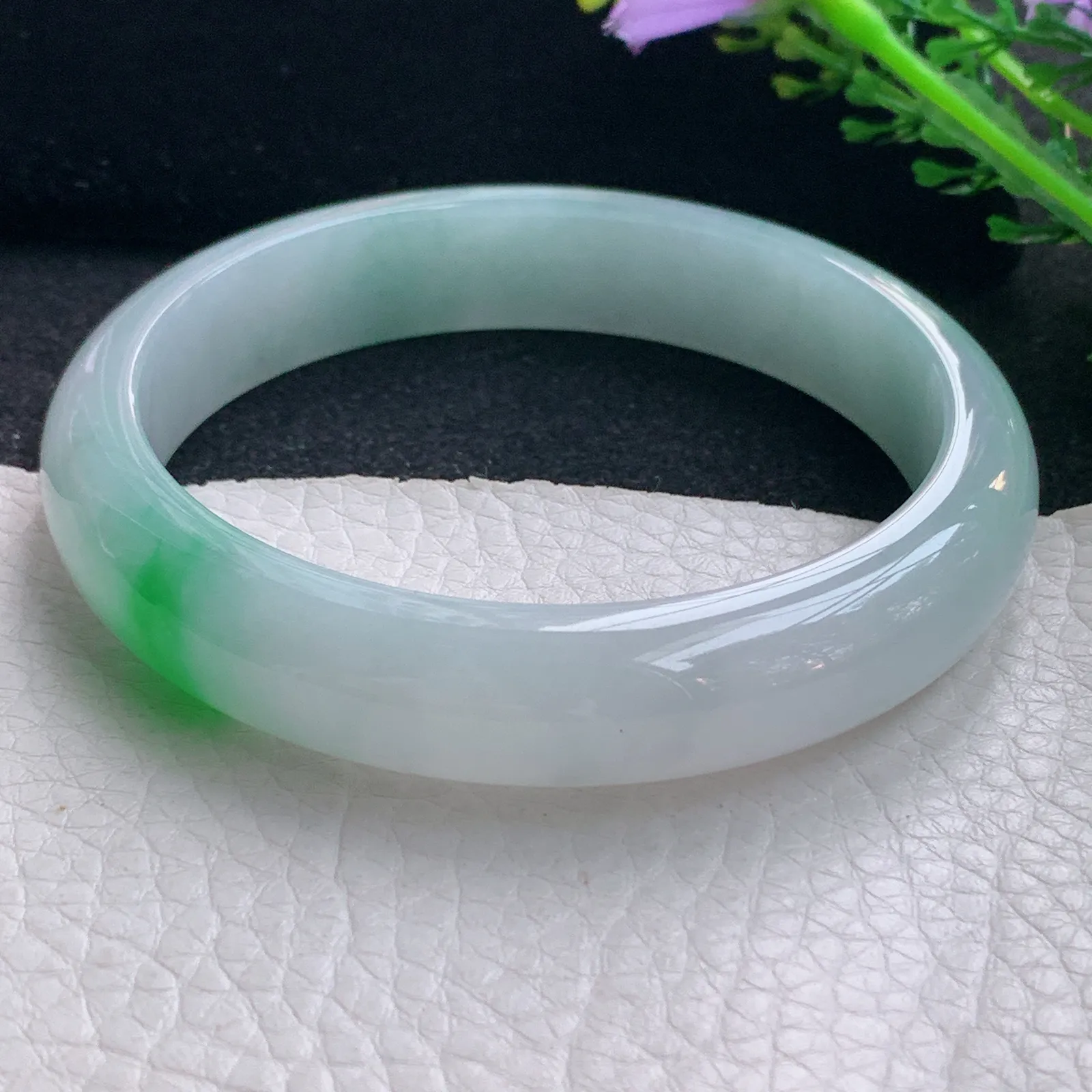 yh大圈口63*13.5*8平安镯 翡翠a货玉手镯白底青宽边珠宝玉手环