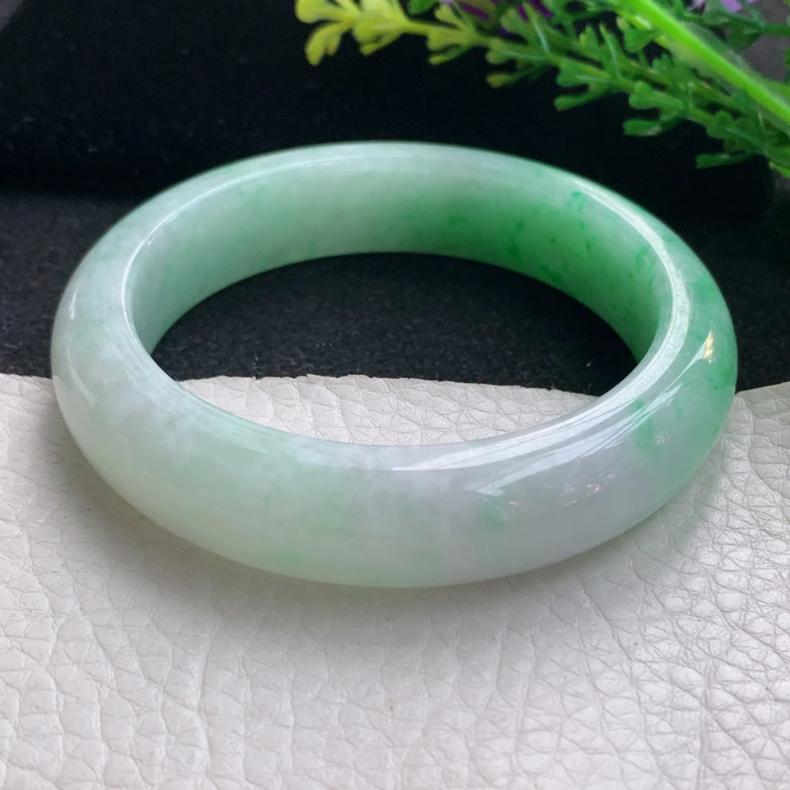 cc自然光56.5*13.8*9平安镯 翡翠a货玉手镯飘阳绿宽边珠宝玉手环
