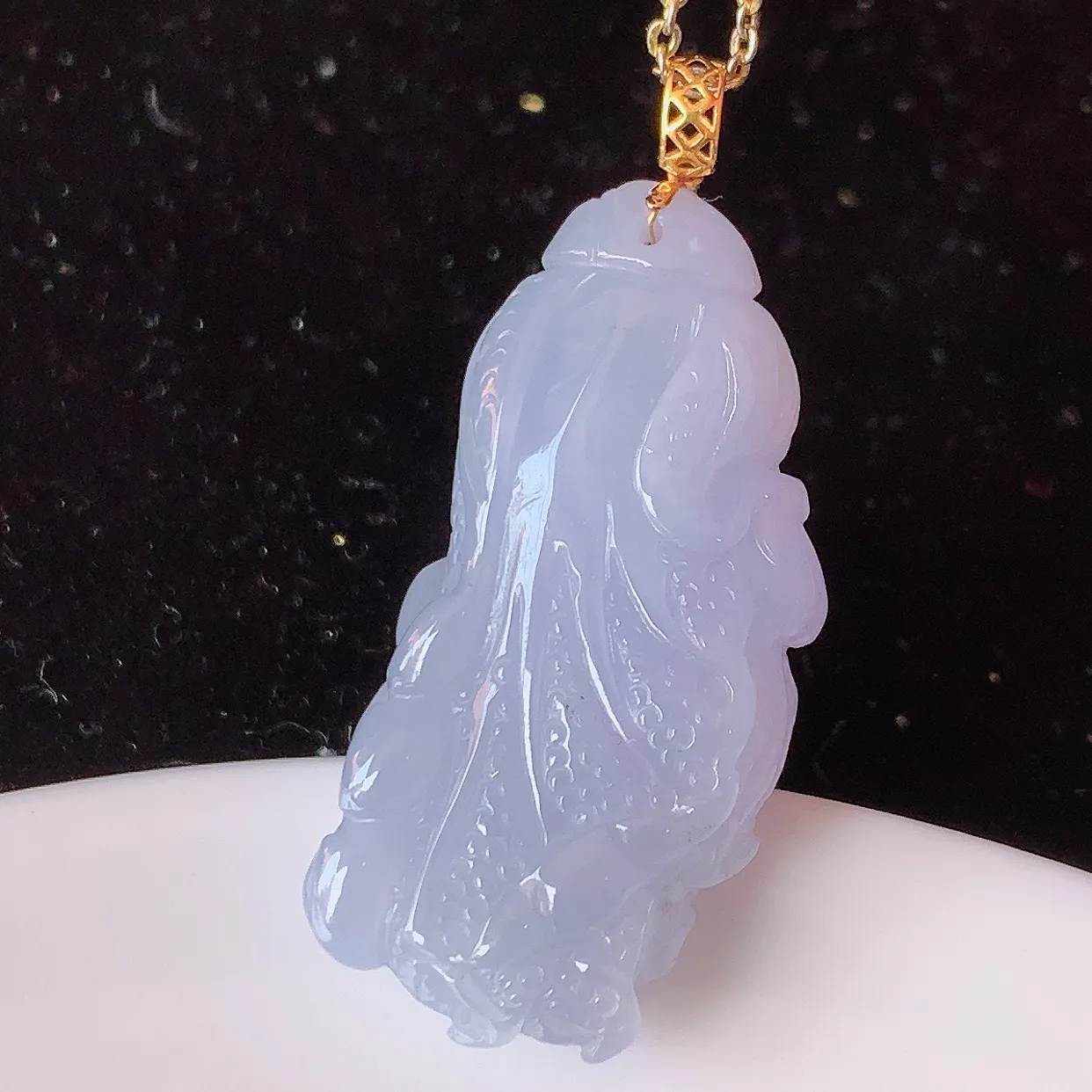 18K金镶嵌冰紫罗兰翡翠招百财白菜吊坠，百财聚来，财源滚滚，色泽鲜艳，精工水润的白菜，性价比高！#1.5