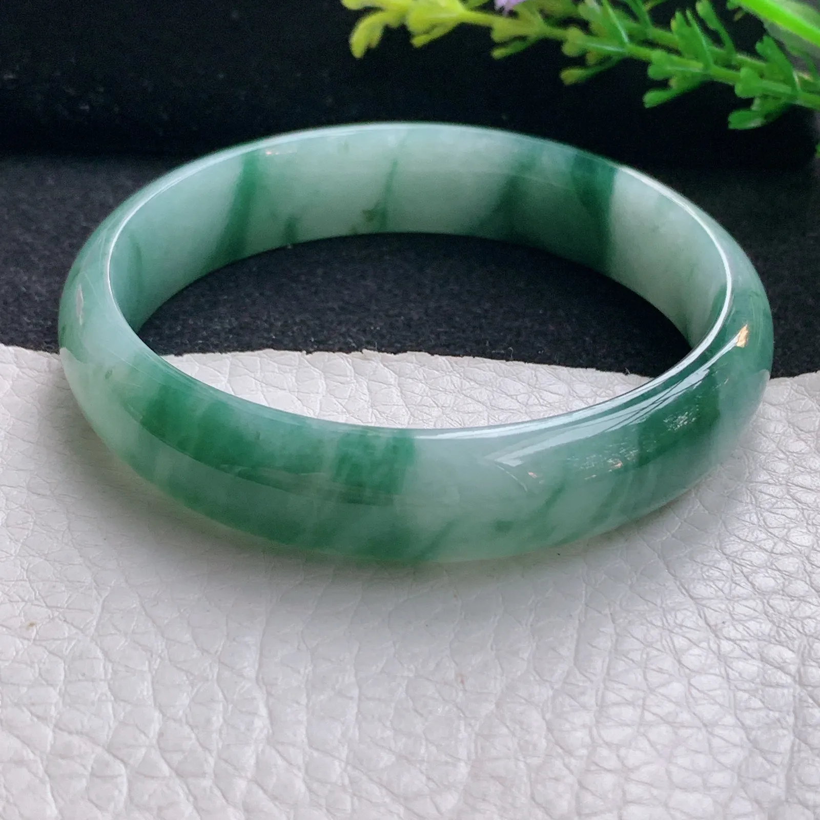 nr自然光57*13.3*7平安镯 翡翠a货玉手镯飘蓝花宽边珠宝玉手环