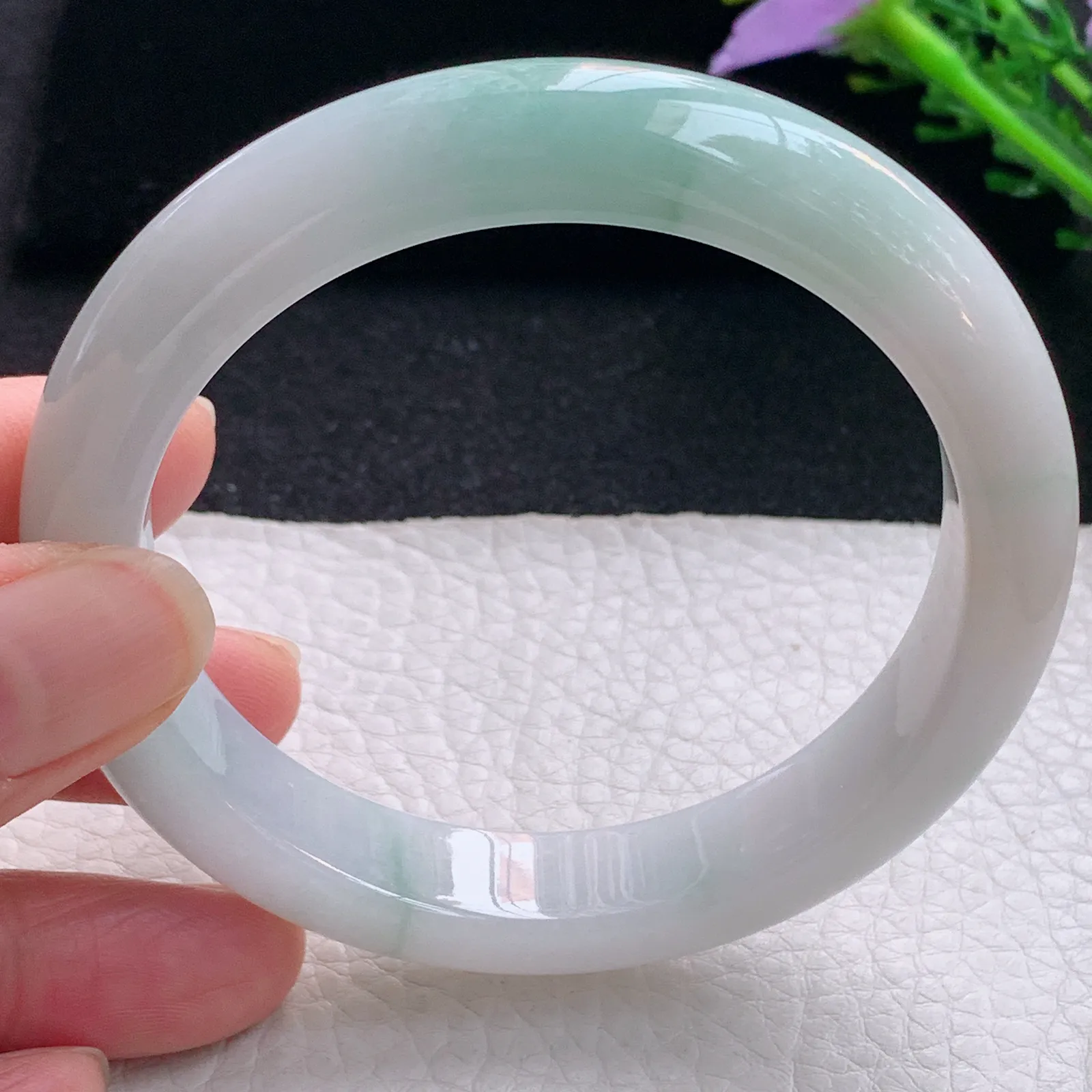 yh大圈口60*12.5*8.8平安镯 翡翠a货玉手镯飘蓝花宽边珠宝玉手环