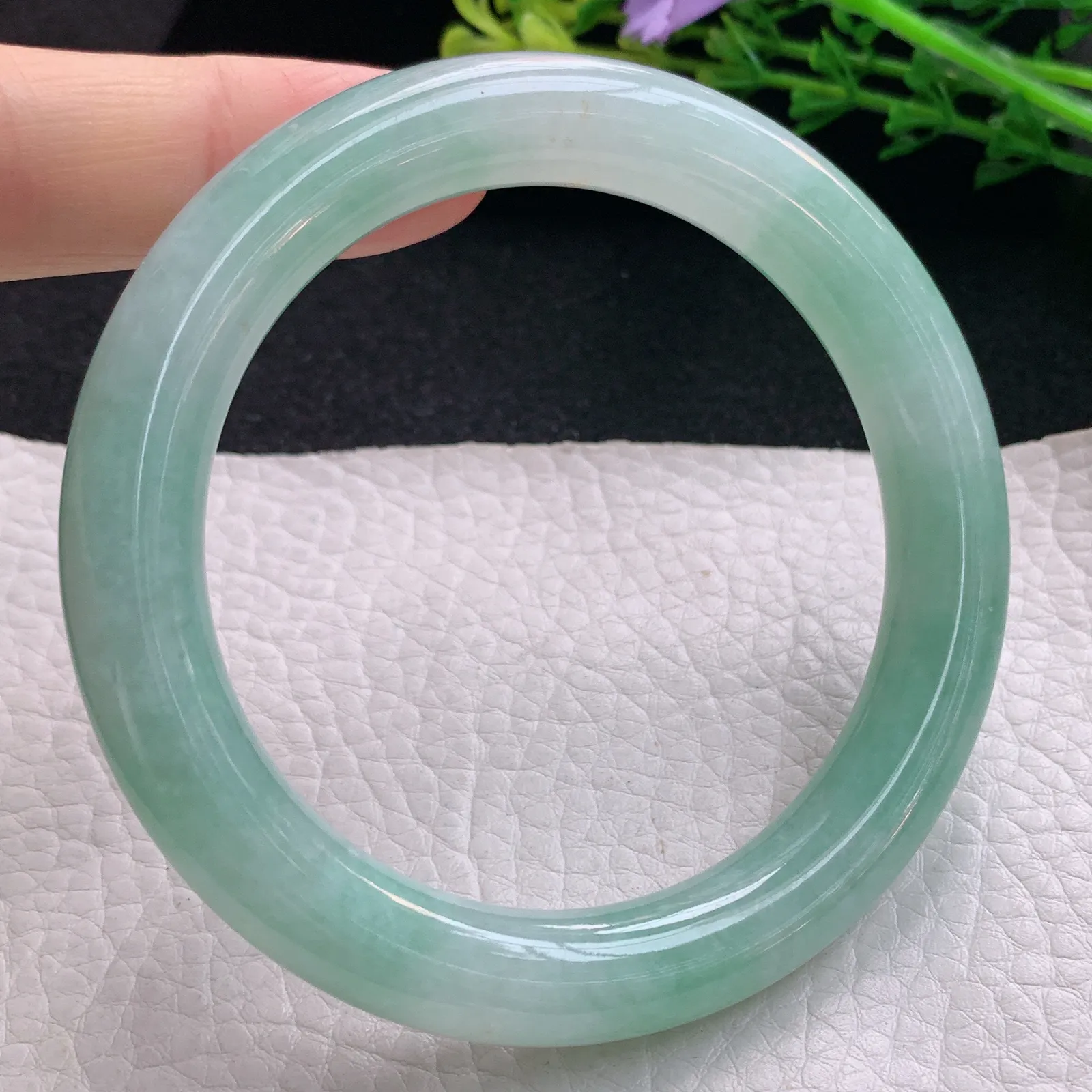 xx自然光57*10.5*10美人镯 翡翠a货玉手镯清新圆条珠宝玉手环