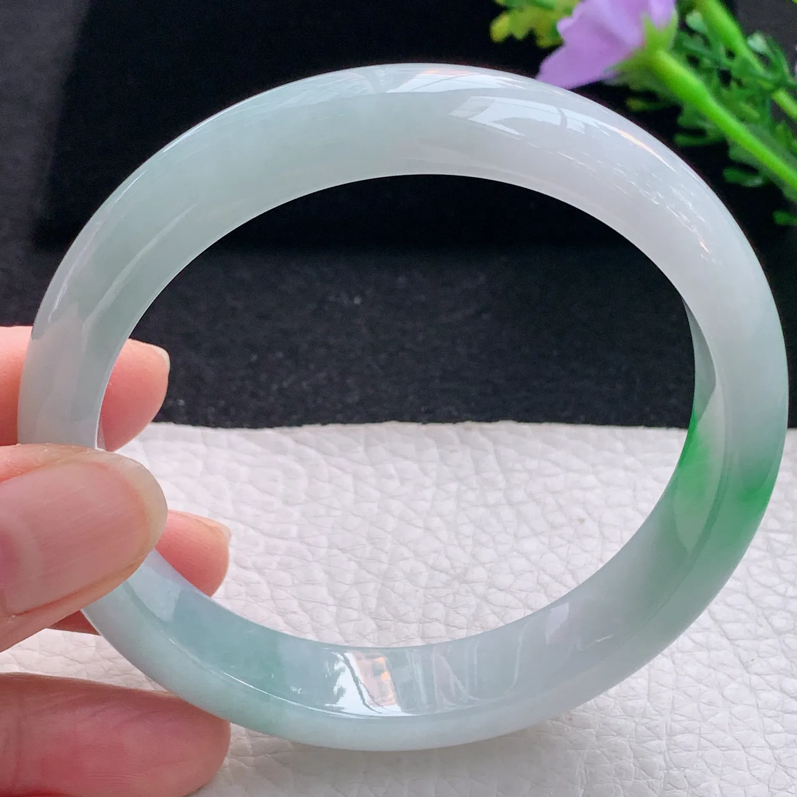 yh大圈口63*13.5*8平安镯 翡翠a货玉手镯白底青宽边珠宝玉手环