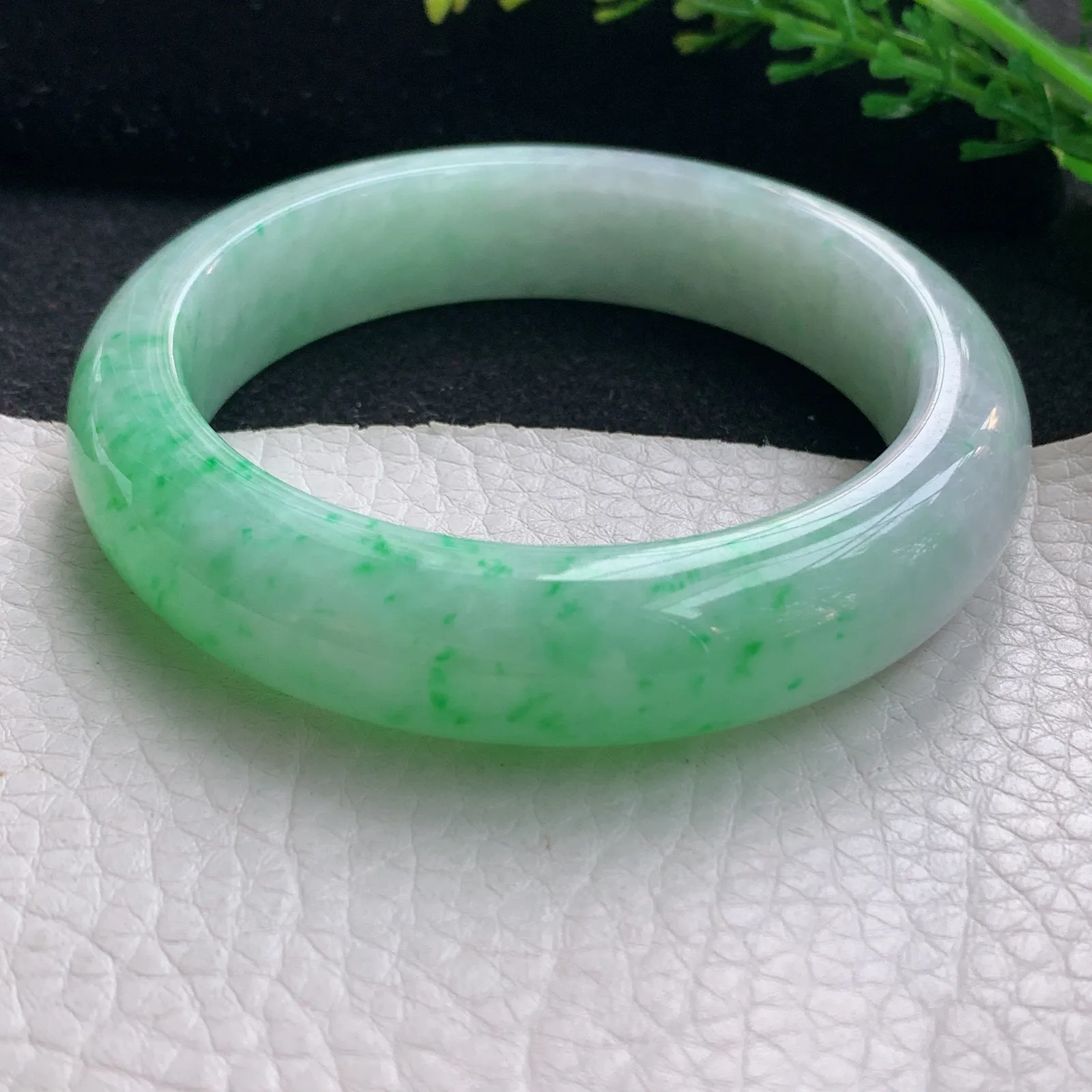 cc自然光56.5*13.8*9平安镯 翡翠a货玉手镯飘阳绿宽边珠宝玉手环