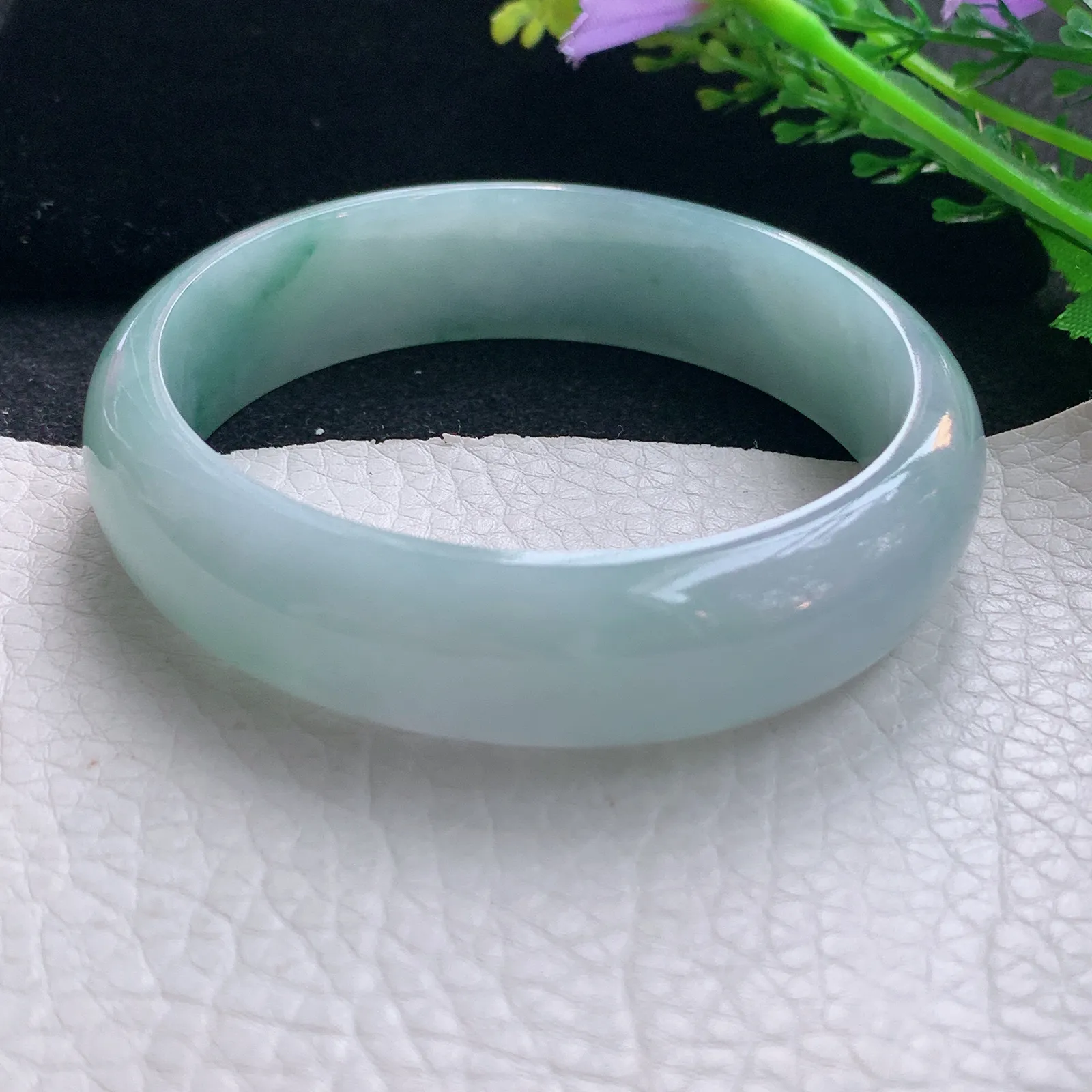 js自然光59*16*7.5轮胎镯 翡翠a货玉手镯飘花宽边水润珠宝玉手环