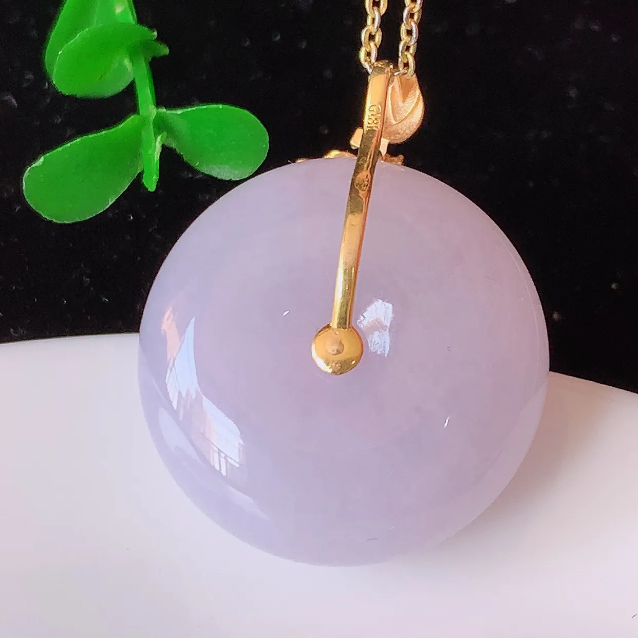 自然光实拍，18K金镶嵌水润紫罗兰翡翠平安扣吊坠，玉扣，冰润光泽，寓意平平安安，平安扣佩戴时尚漂亮！#42.5整体30.5*24.5*12.8裸石24.5*24.5