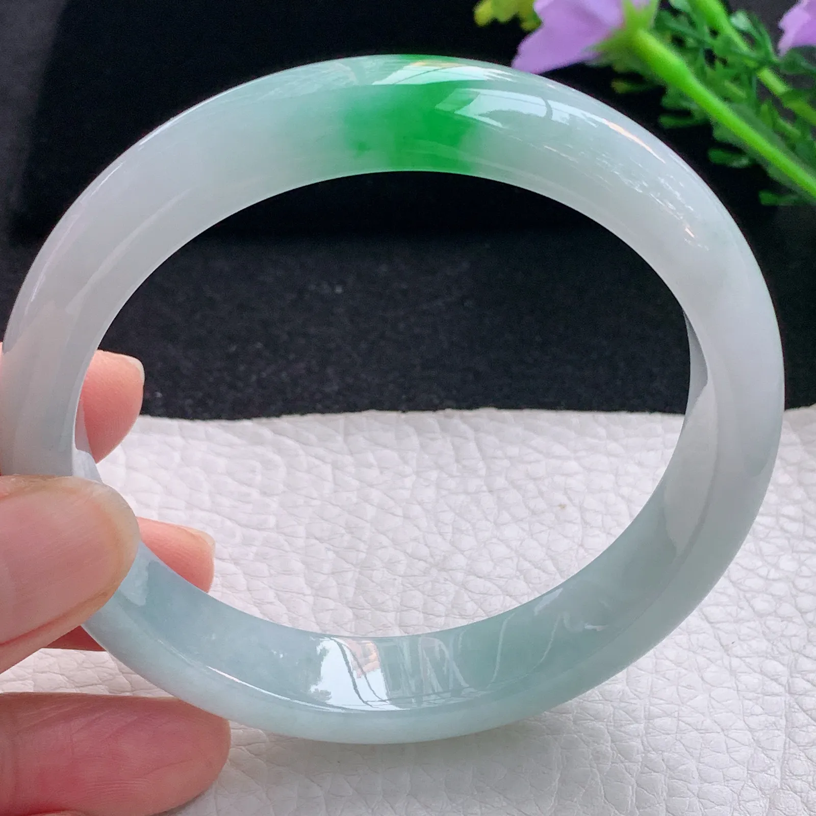 yh大圈口63*13.5*8平安镯 翡翠a货玉手镯白底青宽边珠宝玉手环