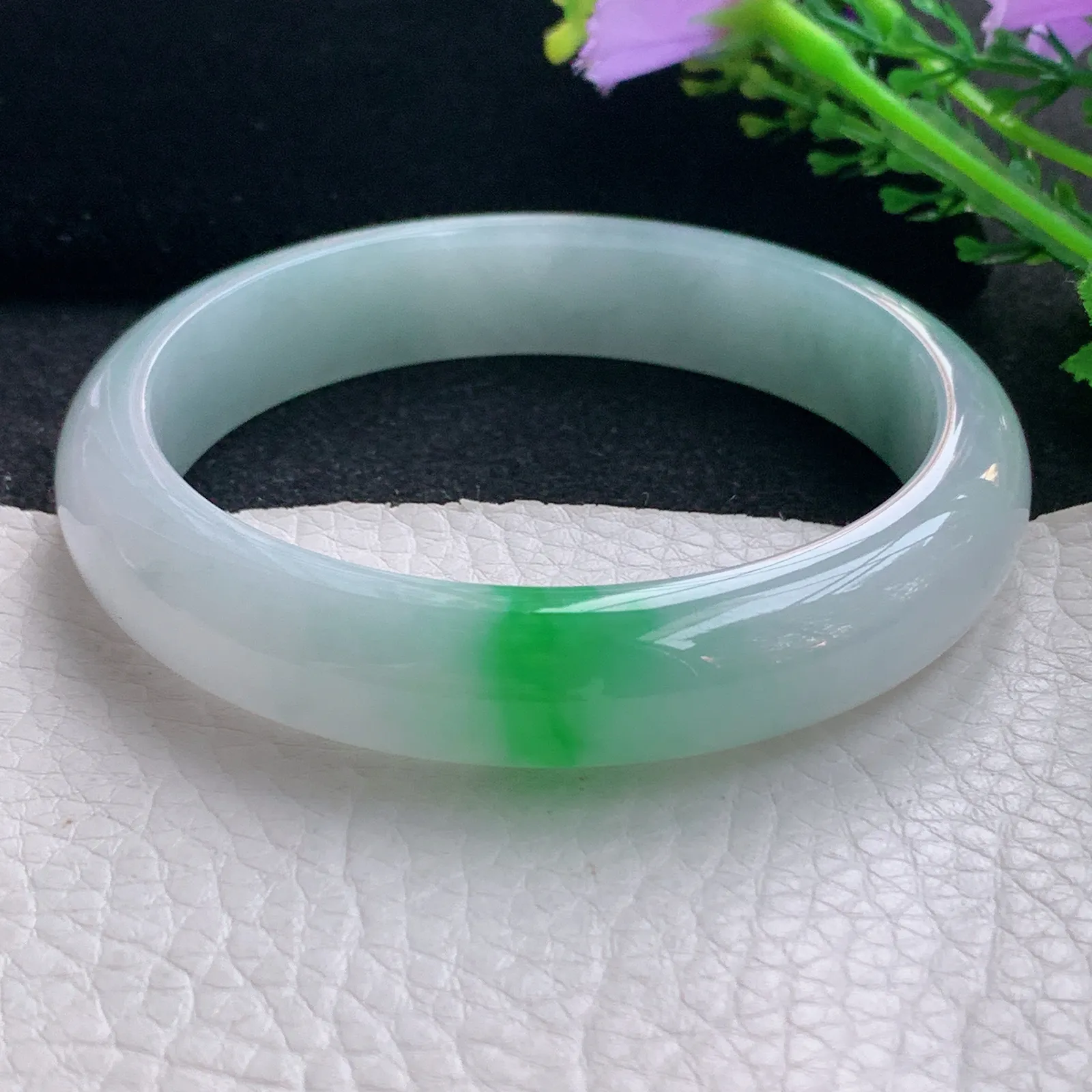 yh大圈口63*13.5*8平安镯 翡翠a货玉手镯白底青宽边珠宝玉手环