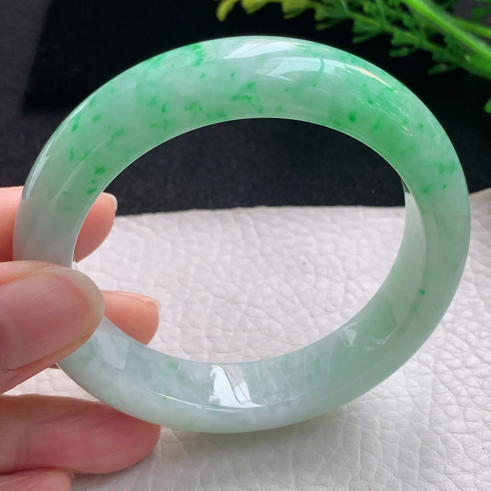 cc自然光56.5*13.8*9平安镯 翡翠a货玉手镯飘阳绿宽边珠宝玉手环