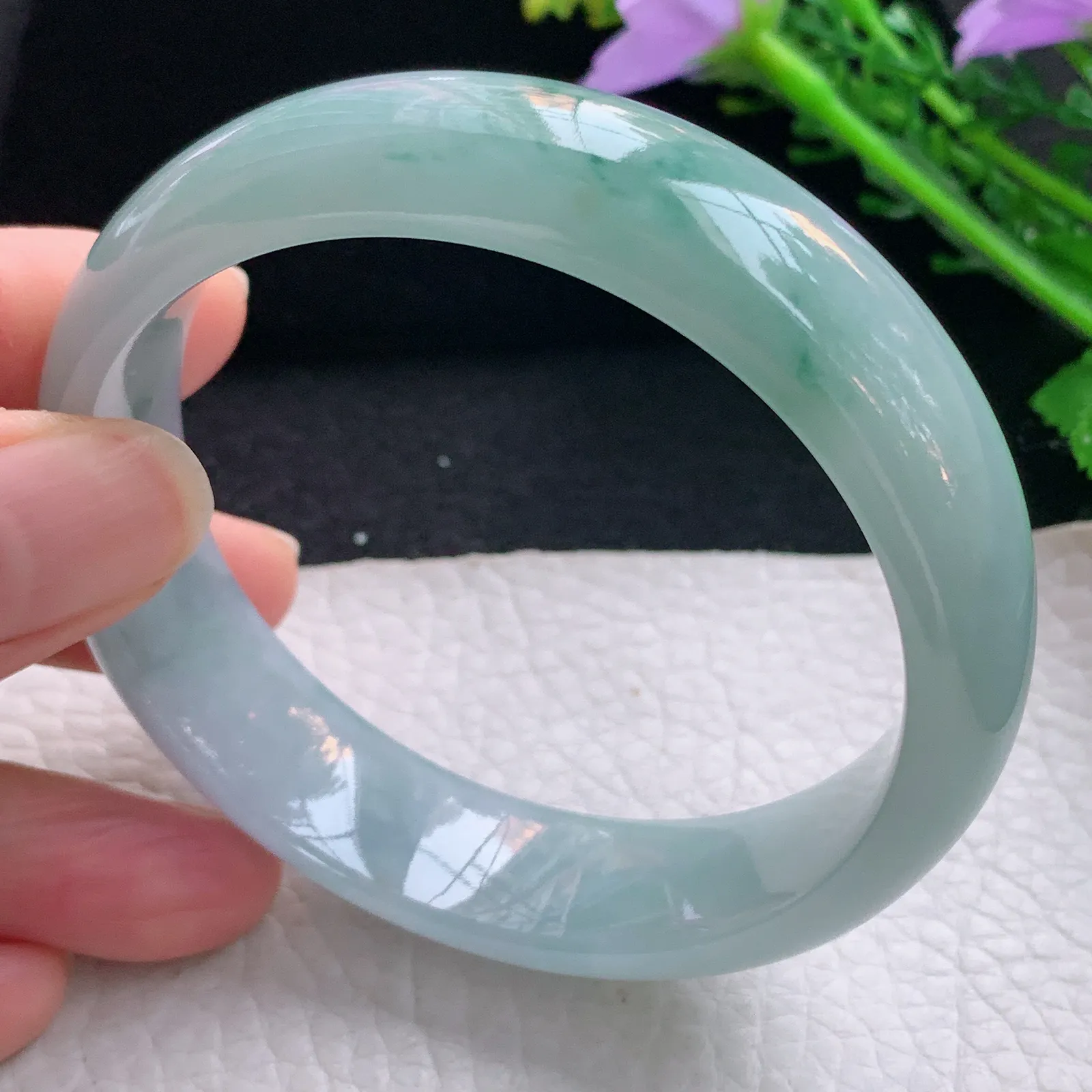 js自然光59*16*7.5轮胎镯 翡翠a货玉手镯飘花宽边水润珠宝玉手环