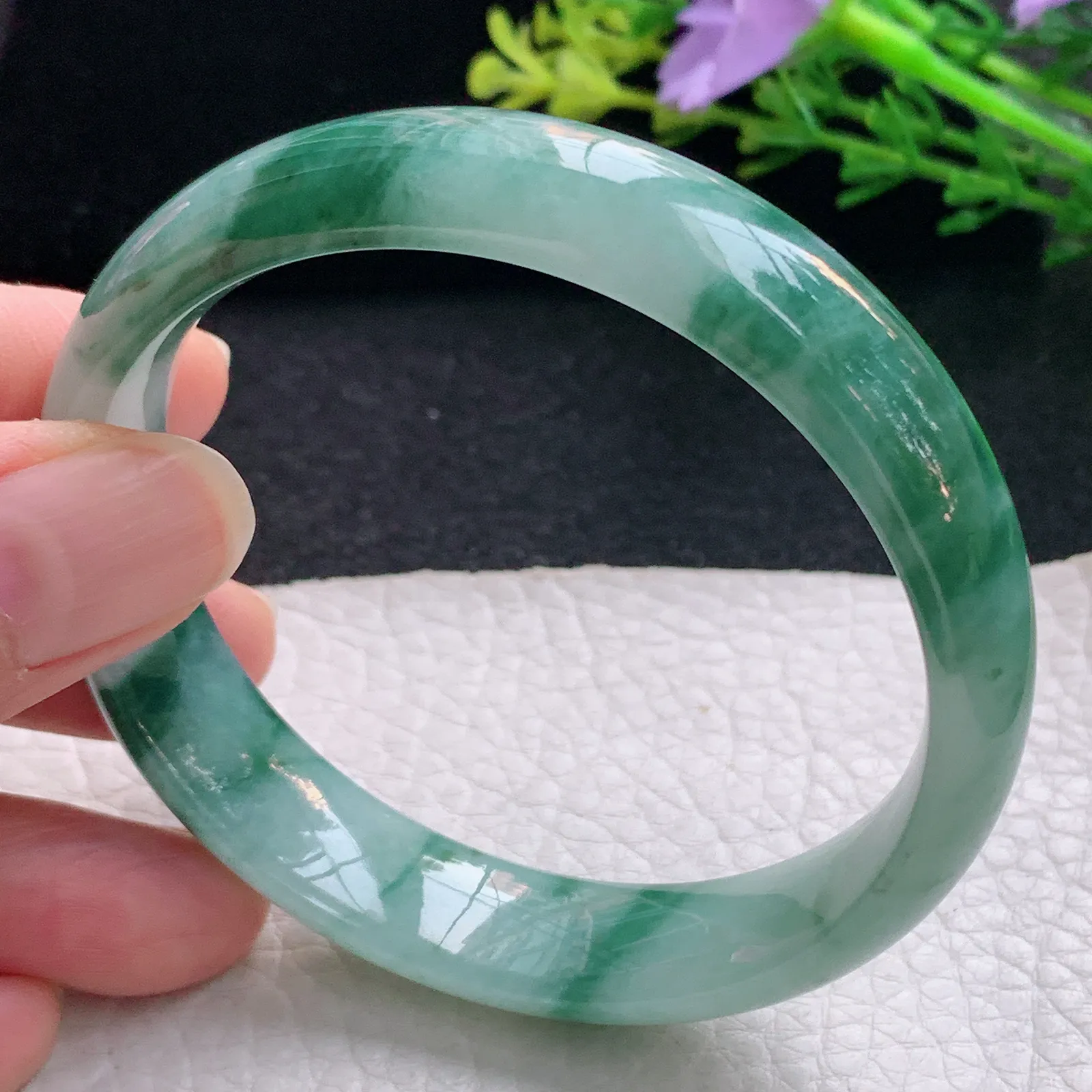 nr自然光57*13.3*7平安镯 翡翠a货玉手镯飘蓝花宽边珠宝玉手环