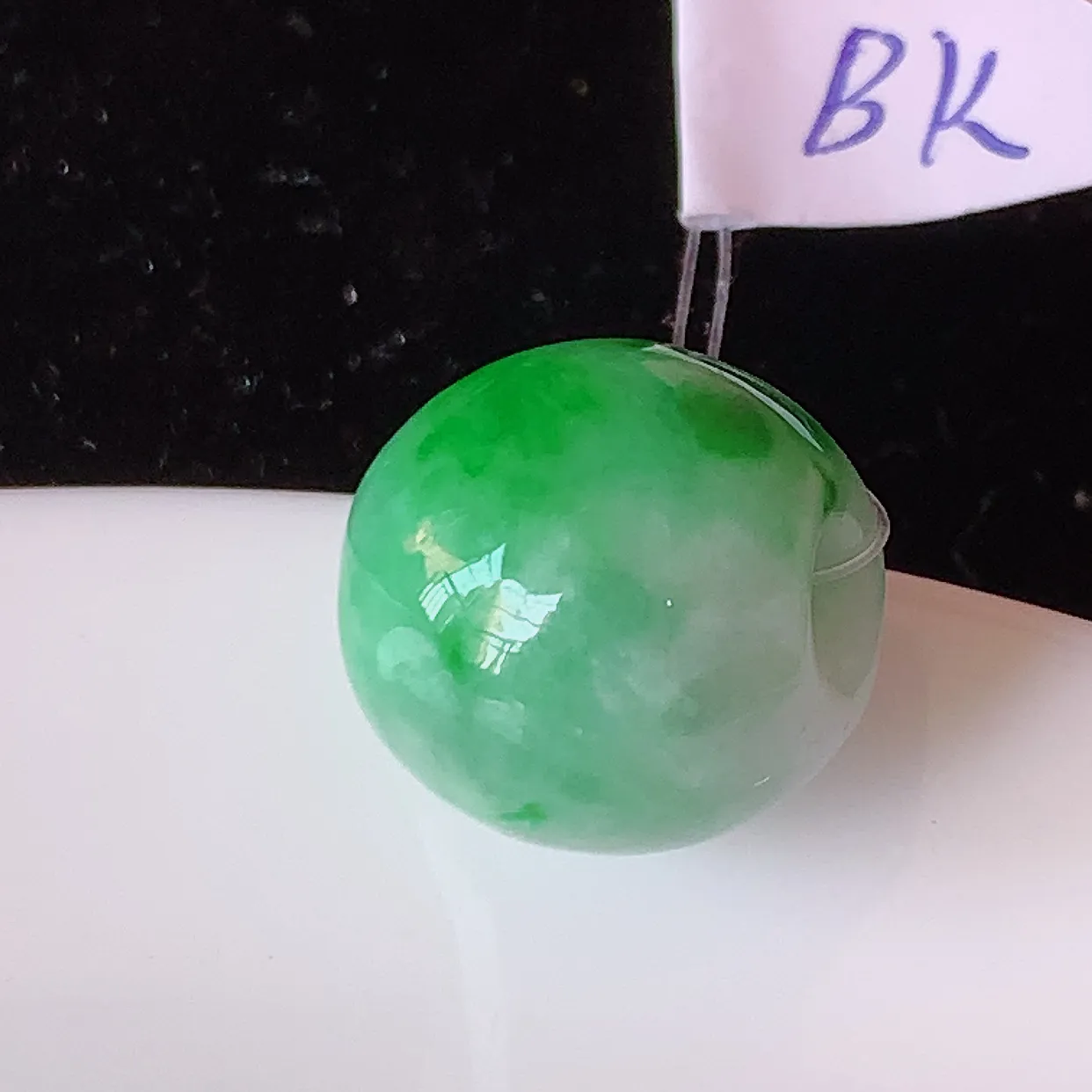 自然光实拍，冰润飘绿翡翠路路通吊坠，寓意好运连连，路路畅通，经典款式，财运滚滚，佩戴效果更好！配图银链子#49.5