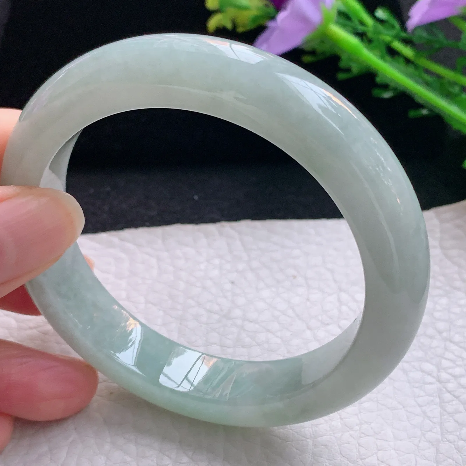 js自然光57*12.5*9平安镯 翡翠a货玉手镯浅绿宽边珠宝玉手环