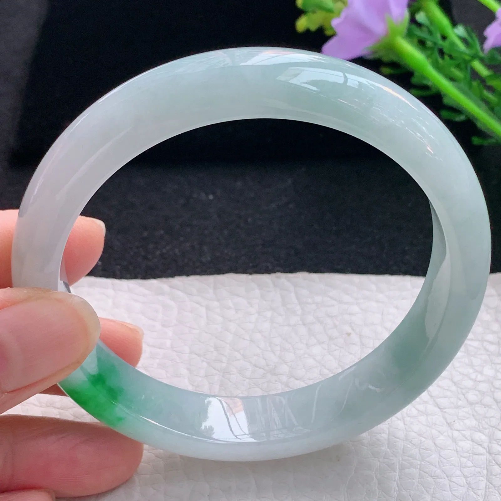 yh大圈口63*13.5*8平安镯 翡翠a货玉手镯白底青宽边珠宝玉手环