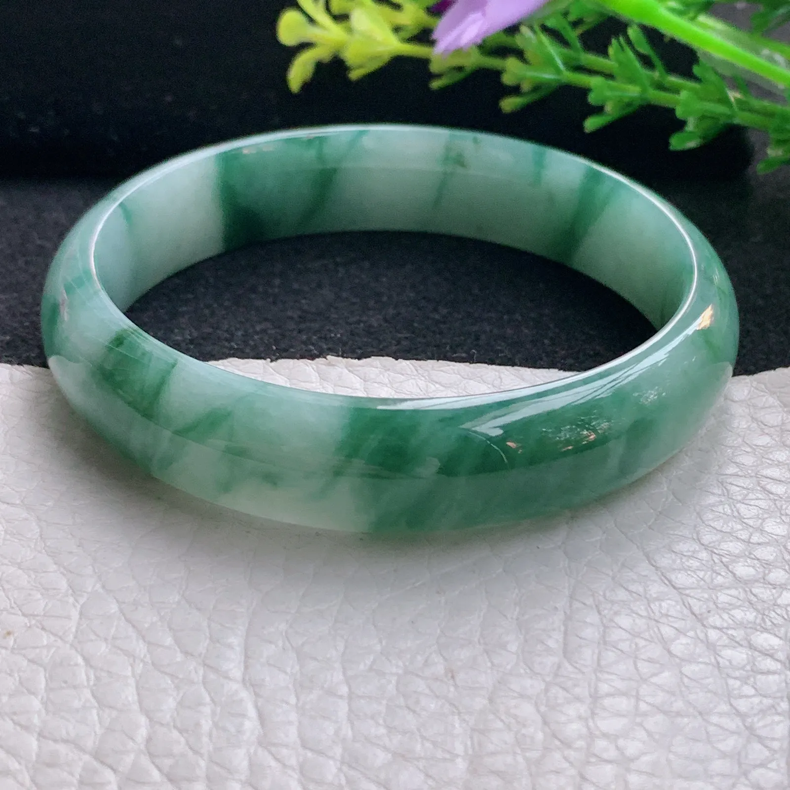 nr自然光57*13.3*7平安镯 翡翠a货玉手镯飘蓝花宽边珠宝玉手环