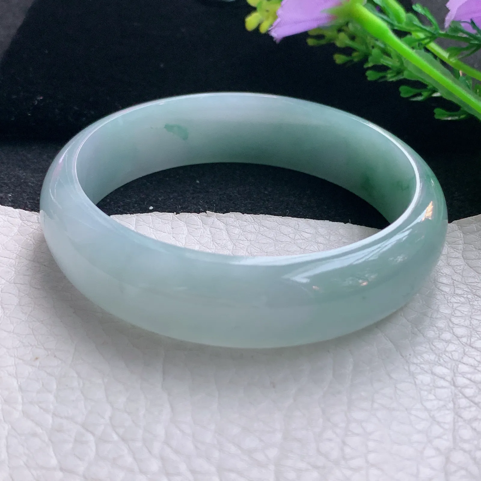 js自然光59*16*7.5轮胎镯 翡翠a货玉手镯飘花宽边水润珠宝玉手环