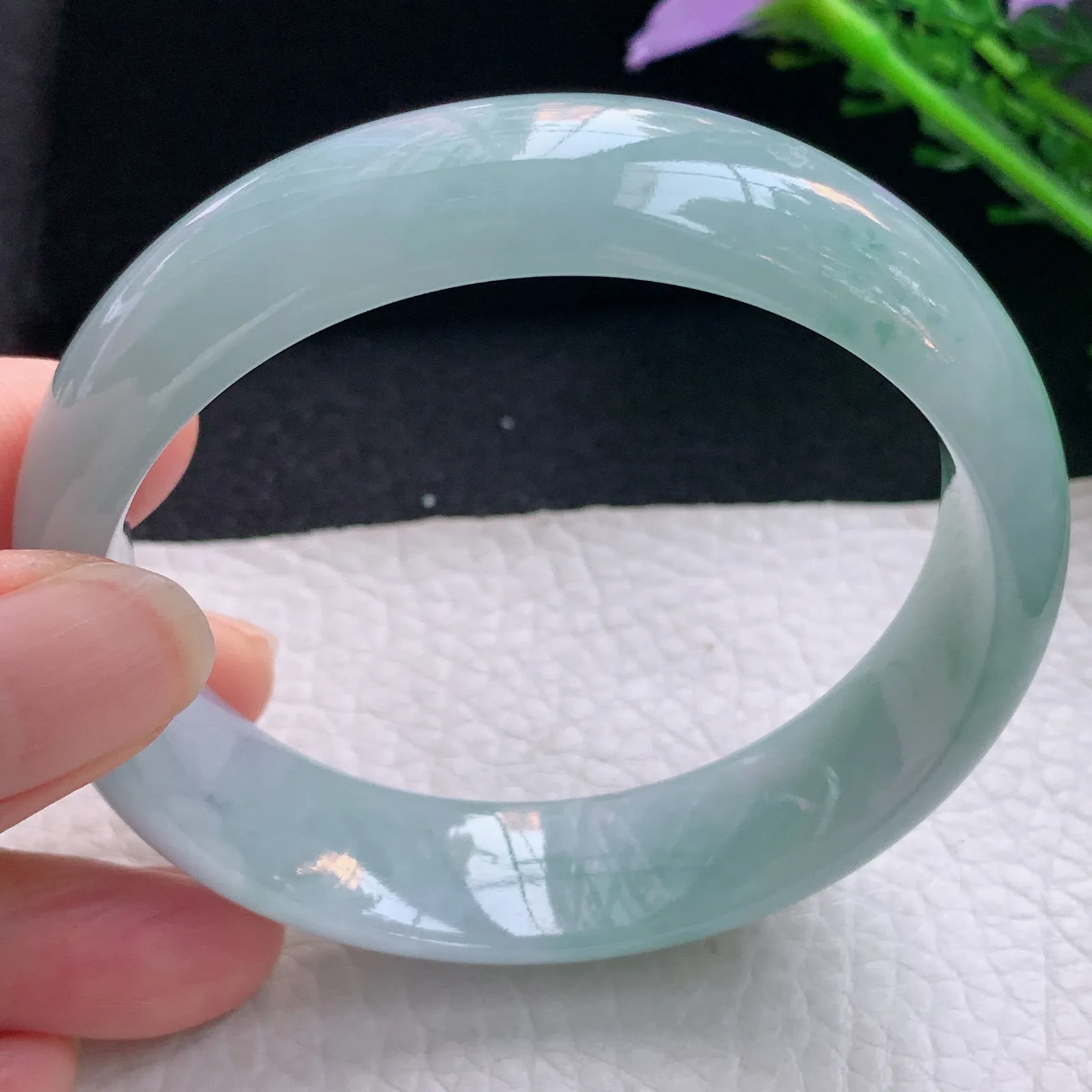 js自然光59*16*7.5轮胎镯 翡翠a货玉手镯飘花宽边水润珠宝玉手环