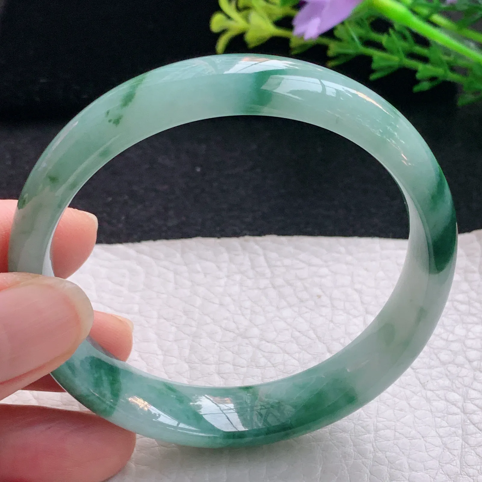 nr自然光57*13.3*7平安镯 翡翠a货玉手镯飘蓝花宽边珠宝玉手环