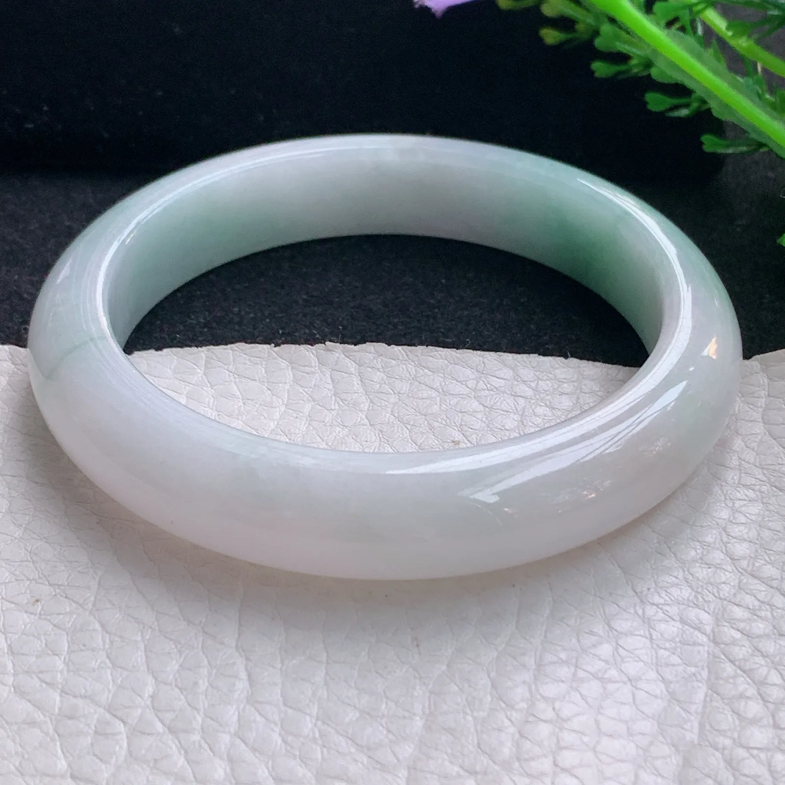 yh大圈口60*12.5*8.8平安镯 翡翠a货玉手镯飘蓝花宽边珠宝玉手环