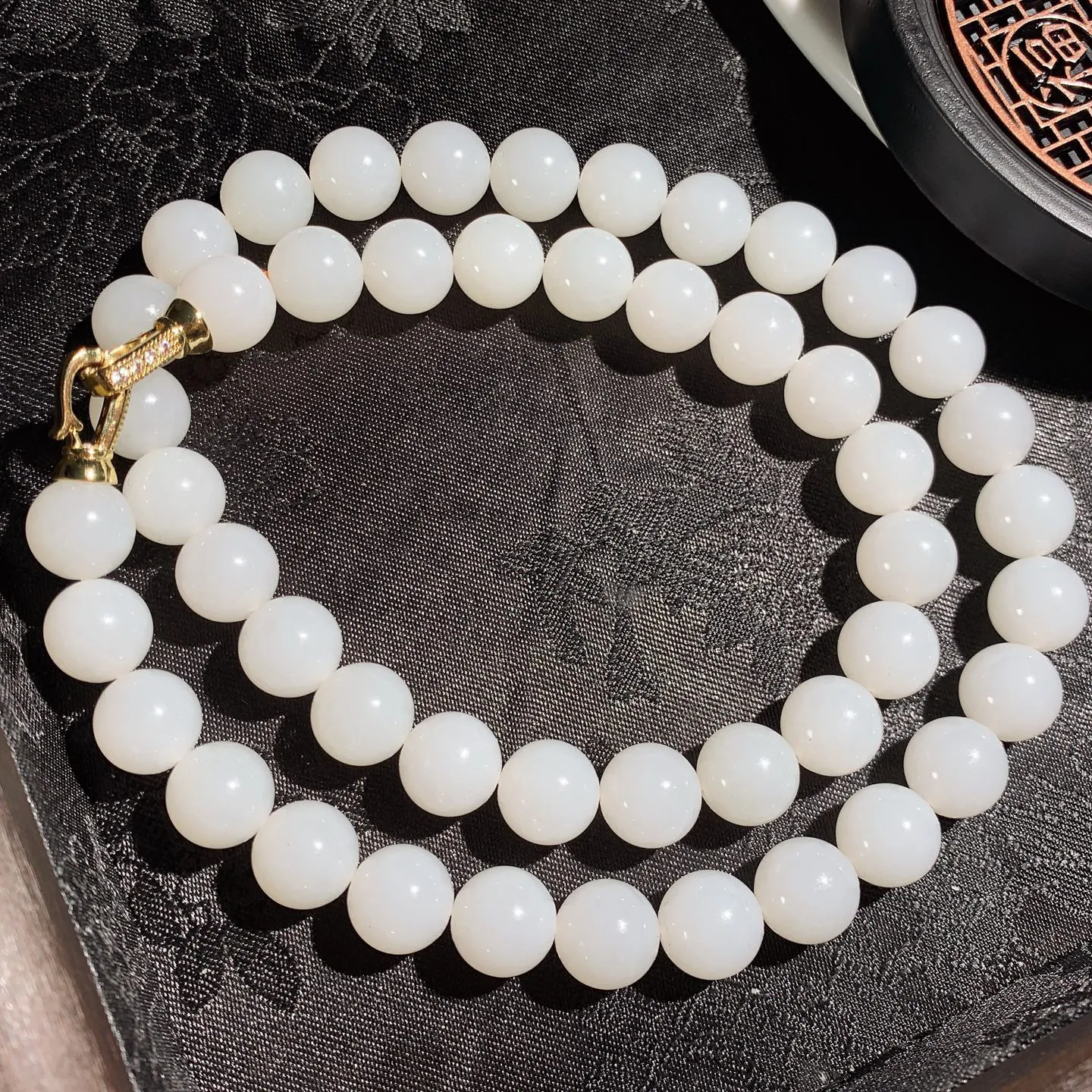 新疆和田玉白玉羊脂白项链。白玉妈妈链。单颗尺寸10。玉质细腻油润。手推出油。佩戴高端典雅。lt251