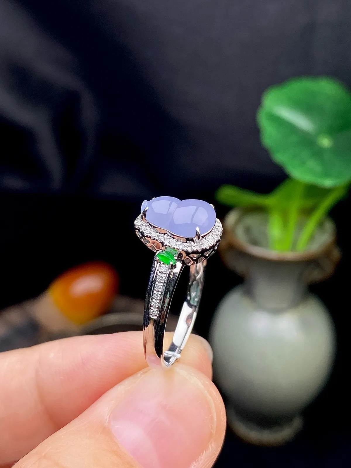 【冰种紫葫芦戒指】质地细腻，冰透纯净，唯美漂亮，珍藏品质，18K金钻镶嵌，裸石尺寸8.9*6.6*3