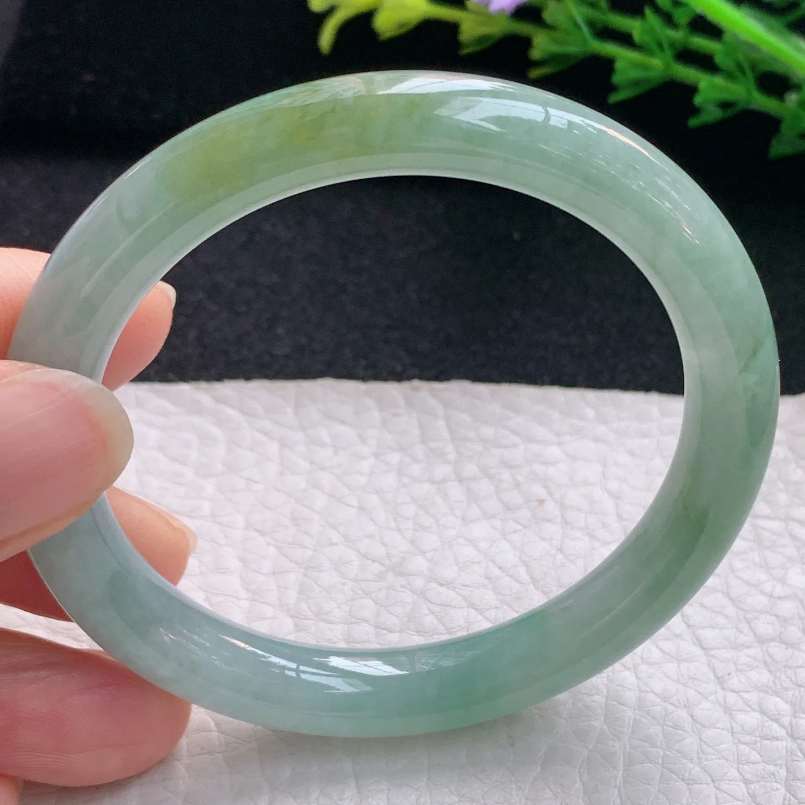 hf自然光53*8.8*8.2美人镯 翡翠a货玉手镯黄加绿圆条珠宝玉手环