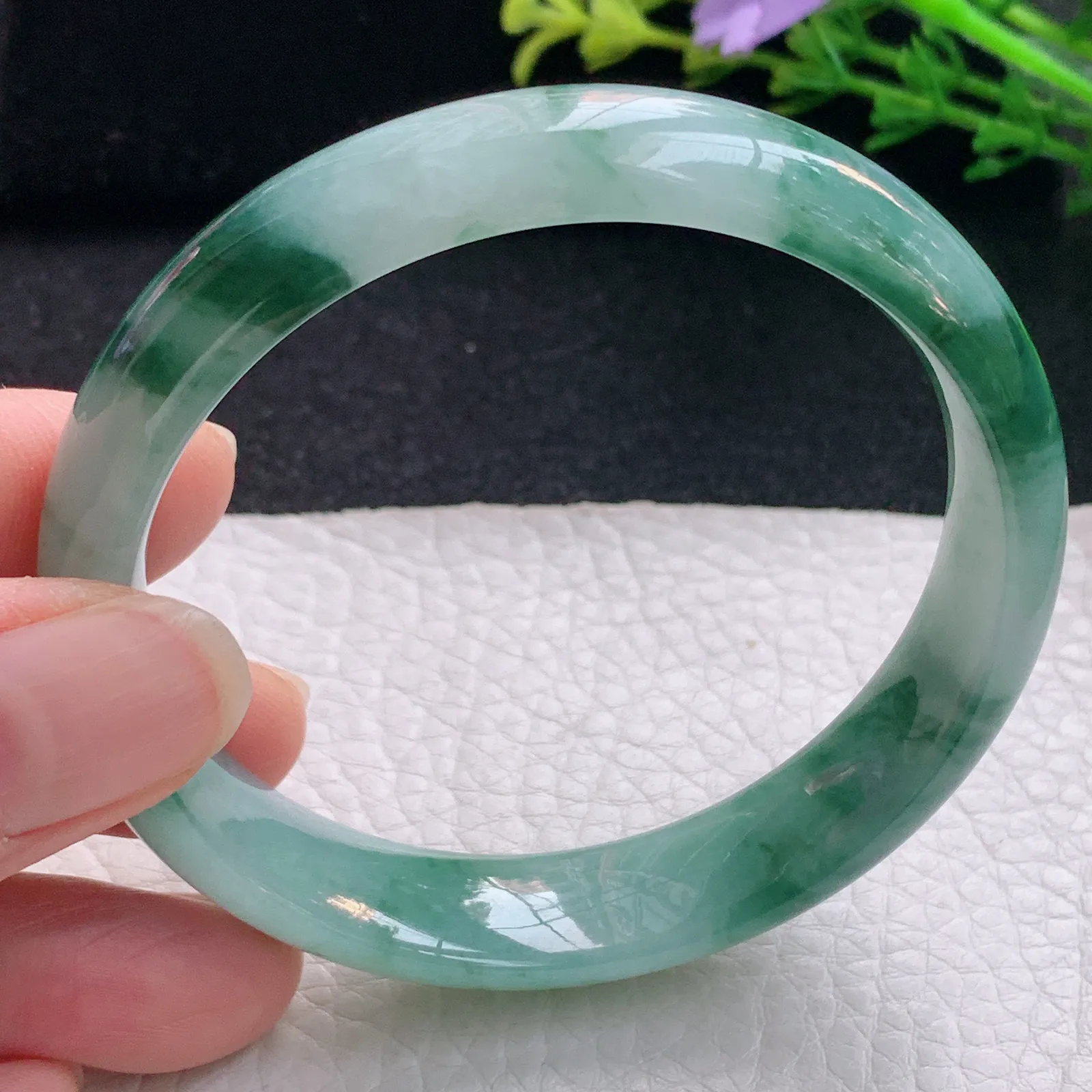 nr自然光57*13.3*7平安镯 翡翠a货玉手镯飘蓝花宽边珠宝玉手环