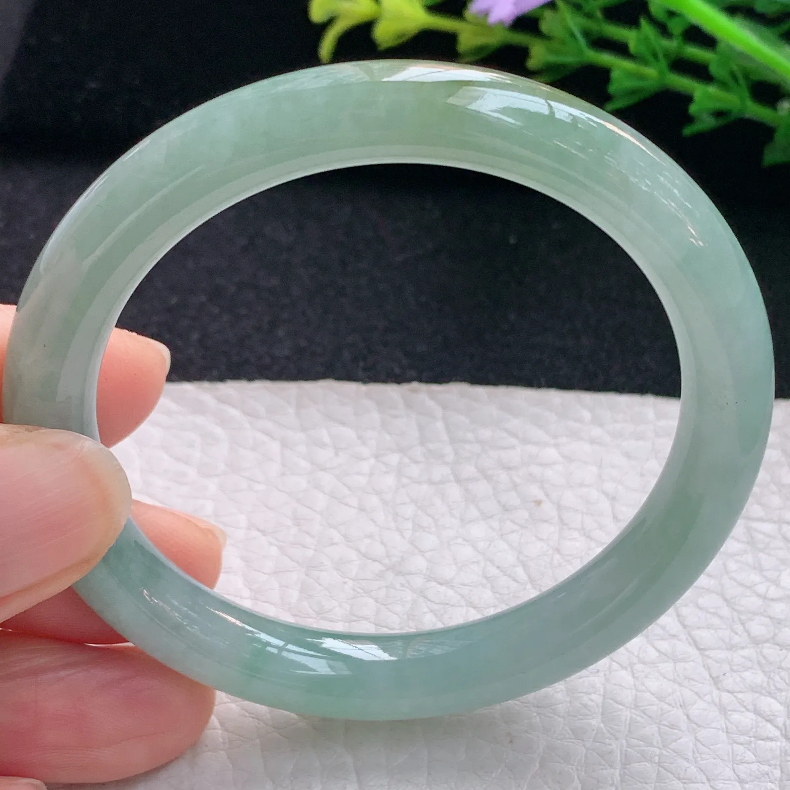 hf自然光53*8.8*8.2美人镯 翡翠a货玉手镯黄加绿圆条珠宝玉手环