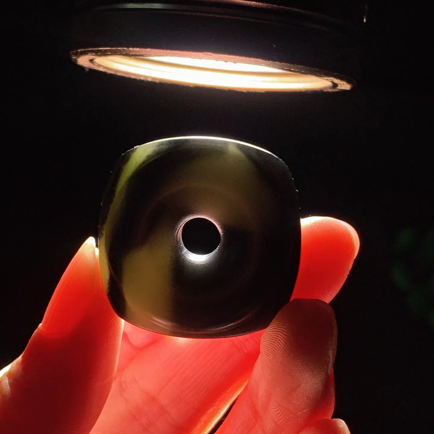 和田玉青花四方平安扣玉棕挂件。尺寸31/13重23克。玉质细腻油润。手推出油。佩戴高端典雅。lt251206