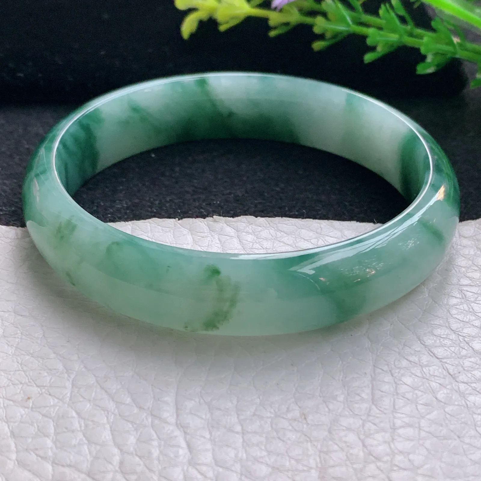 nr自然光57*13.3*7平安镯 翡翠a货玉手镯飘蓝花宽边珠宝玉手环