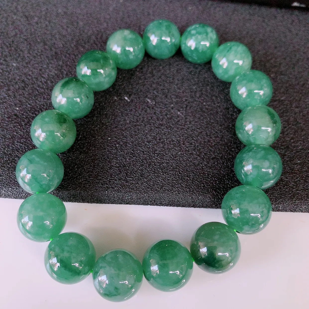 自然光实拍，冰润飘花翡翠手串手链，种老水足，冰清玉润  颜色漂亮  #001.1取一尺寸11.8