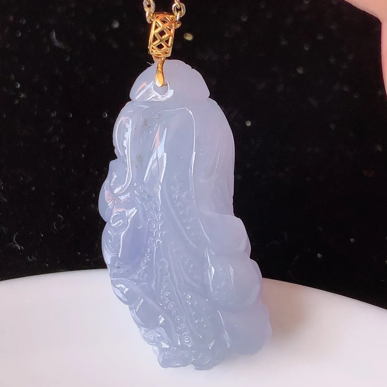 18K金镶嵌冰紫罗兰翡翠招百财白菜吊坠，百财聚来，财源滚滚，色泽鲜艳，精工水润的白菜，性价比高！#1.5