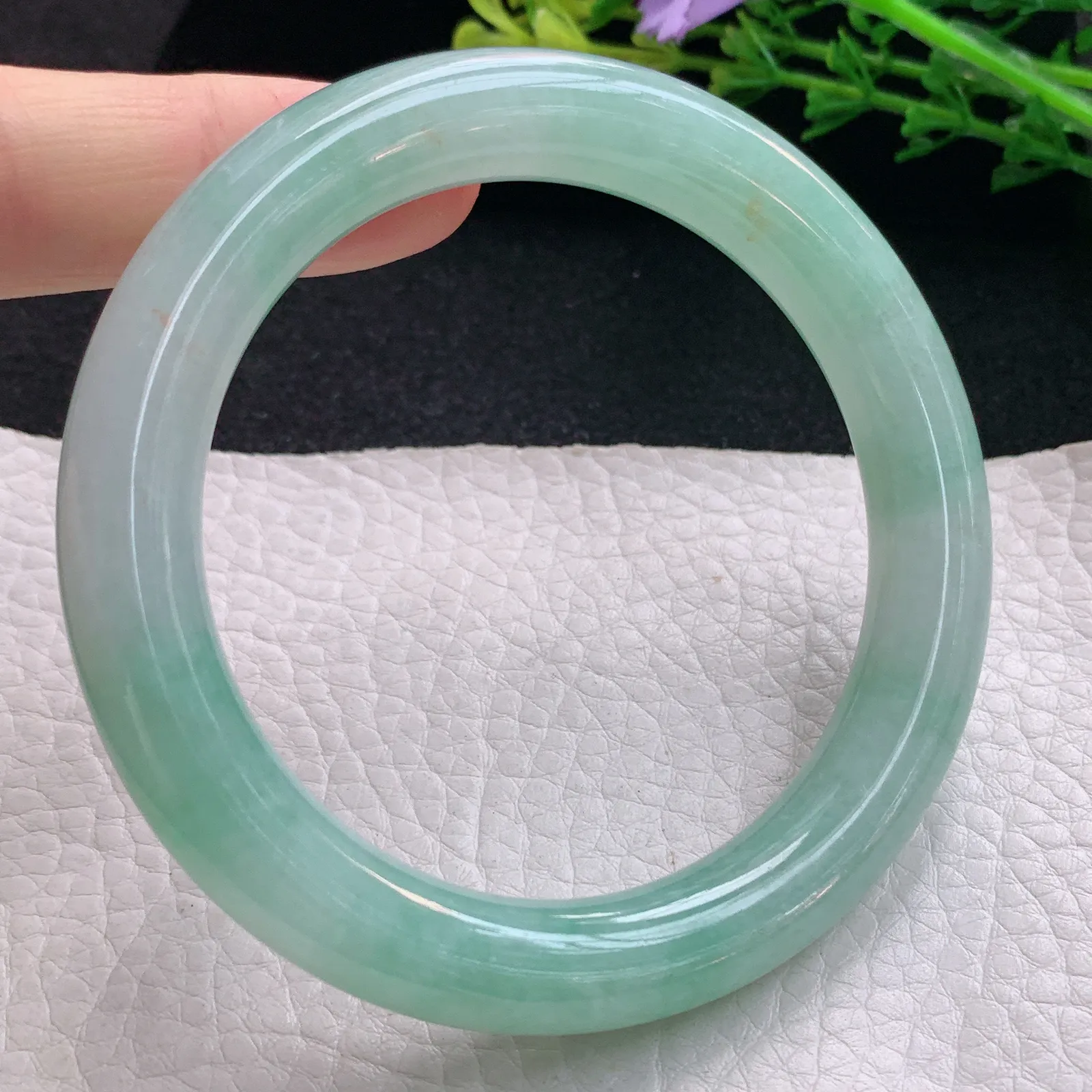 xx自然光57*10.5*10美人镯 翡翠a货玉手镯清新圆条珠宝玉手环