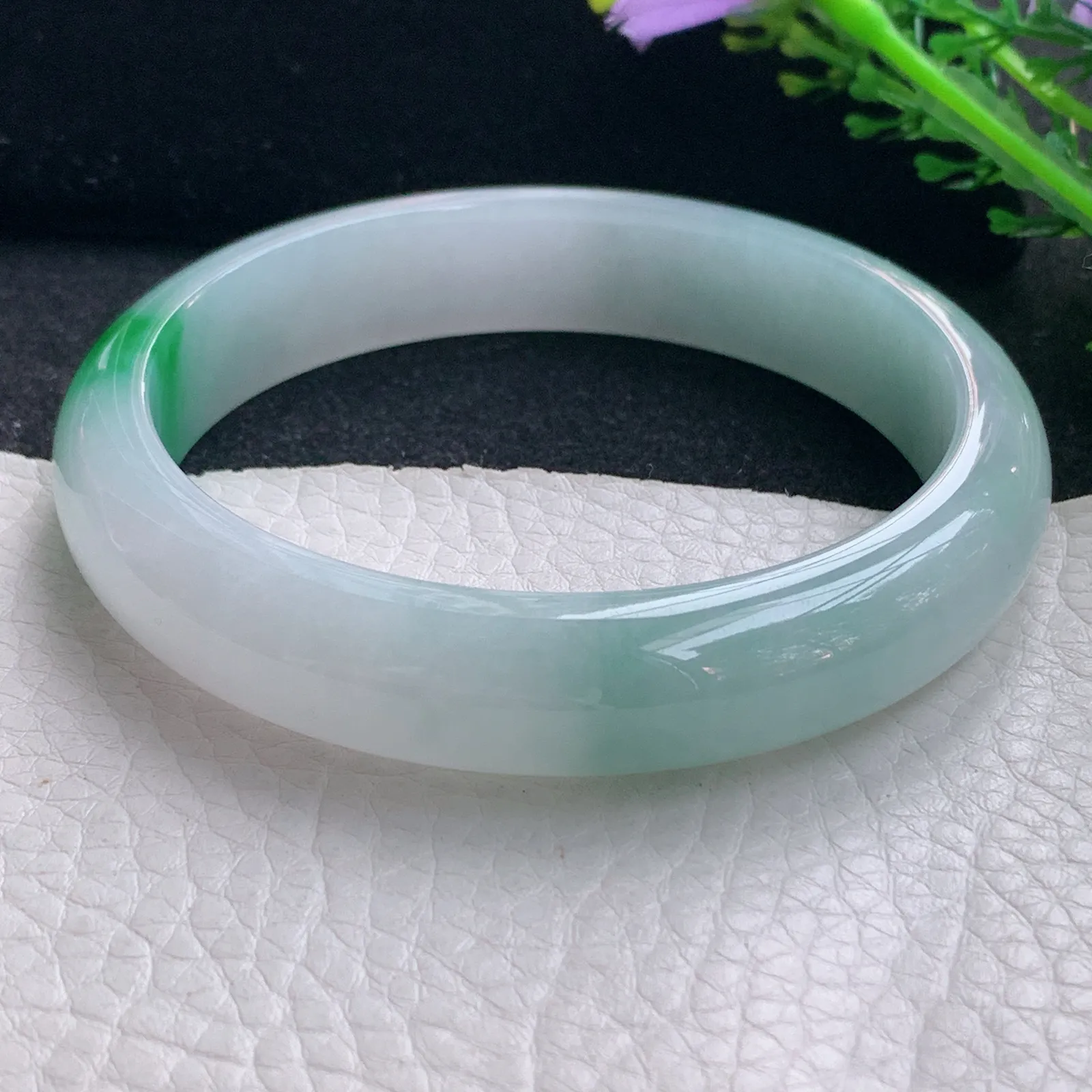 yh大圈口63*13.5*8平安镯 翡翠a货玉手镯白底青宽边珠宝玉手环