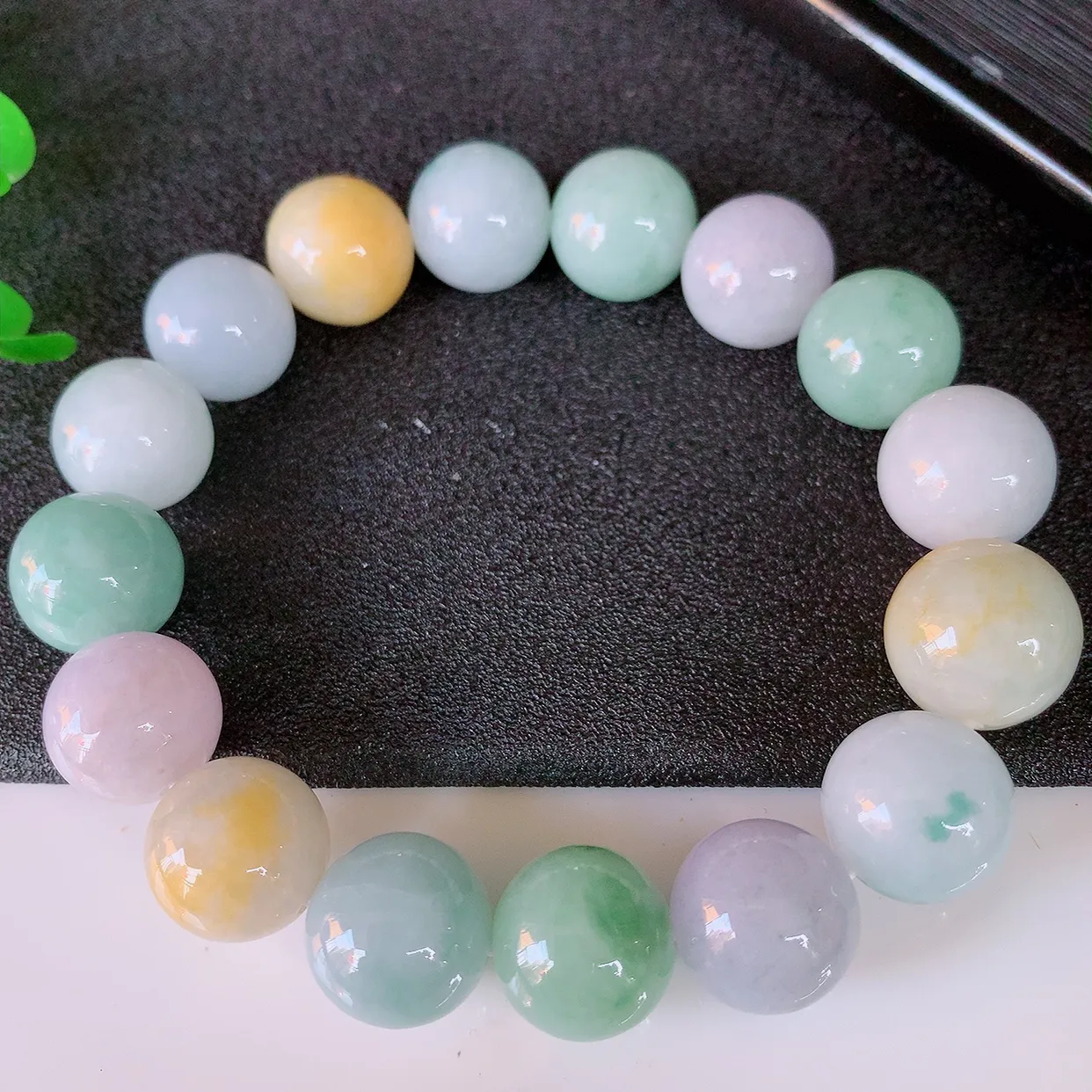 自然光实拍，冰润多宝翡翠手链，多彩翡翠手串，颜色丰富，料子细腻，高档大气，自戴送礼佳品！#46.5取一尺寸13.2mm