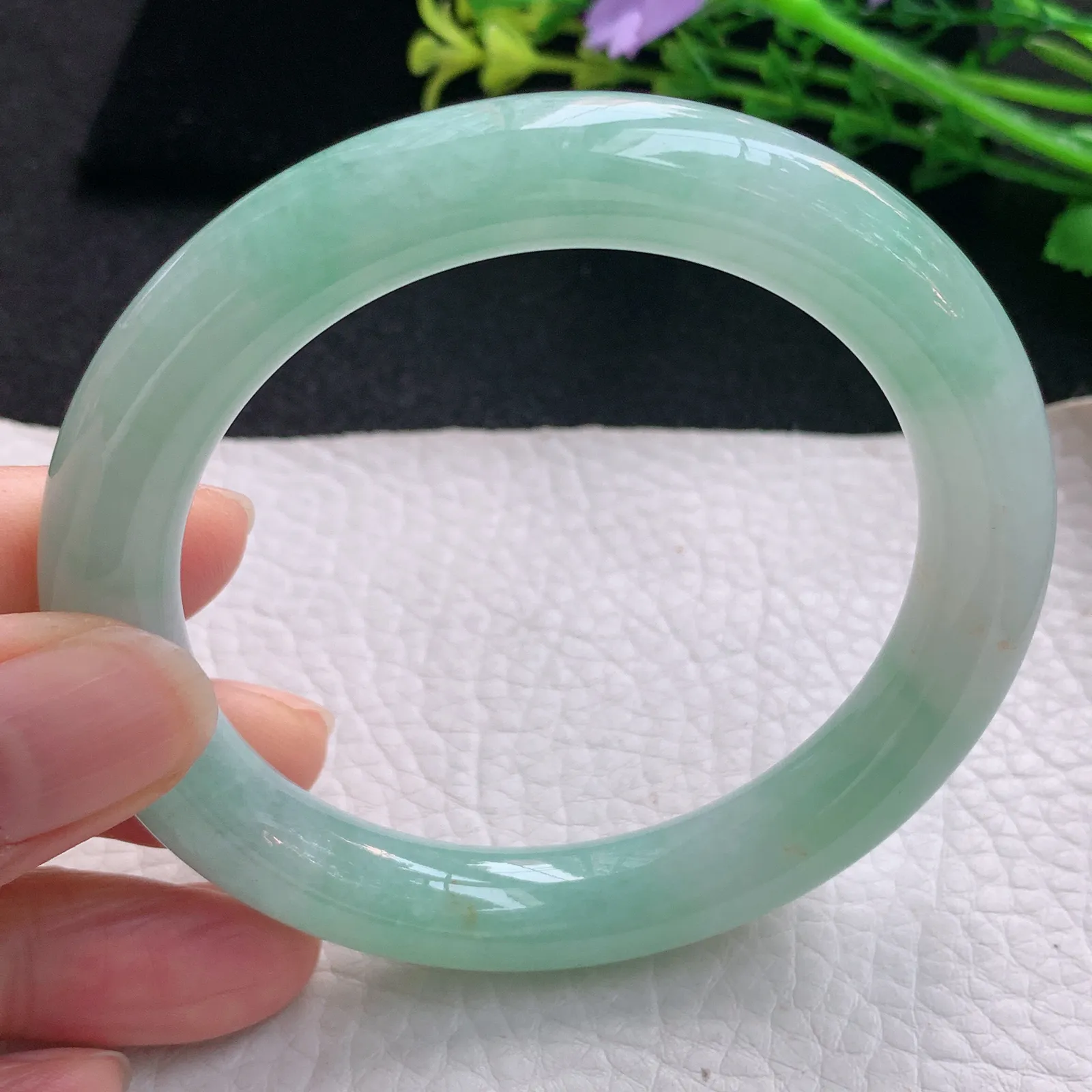 xx自然光57*10.5*10美人镯 翡翠a货玉手镯清新圆条珠宝玉手环