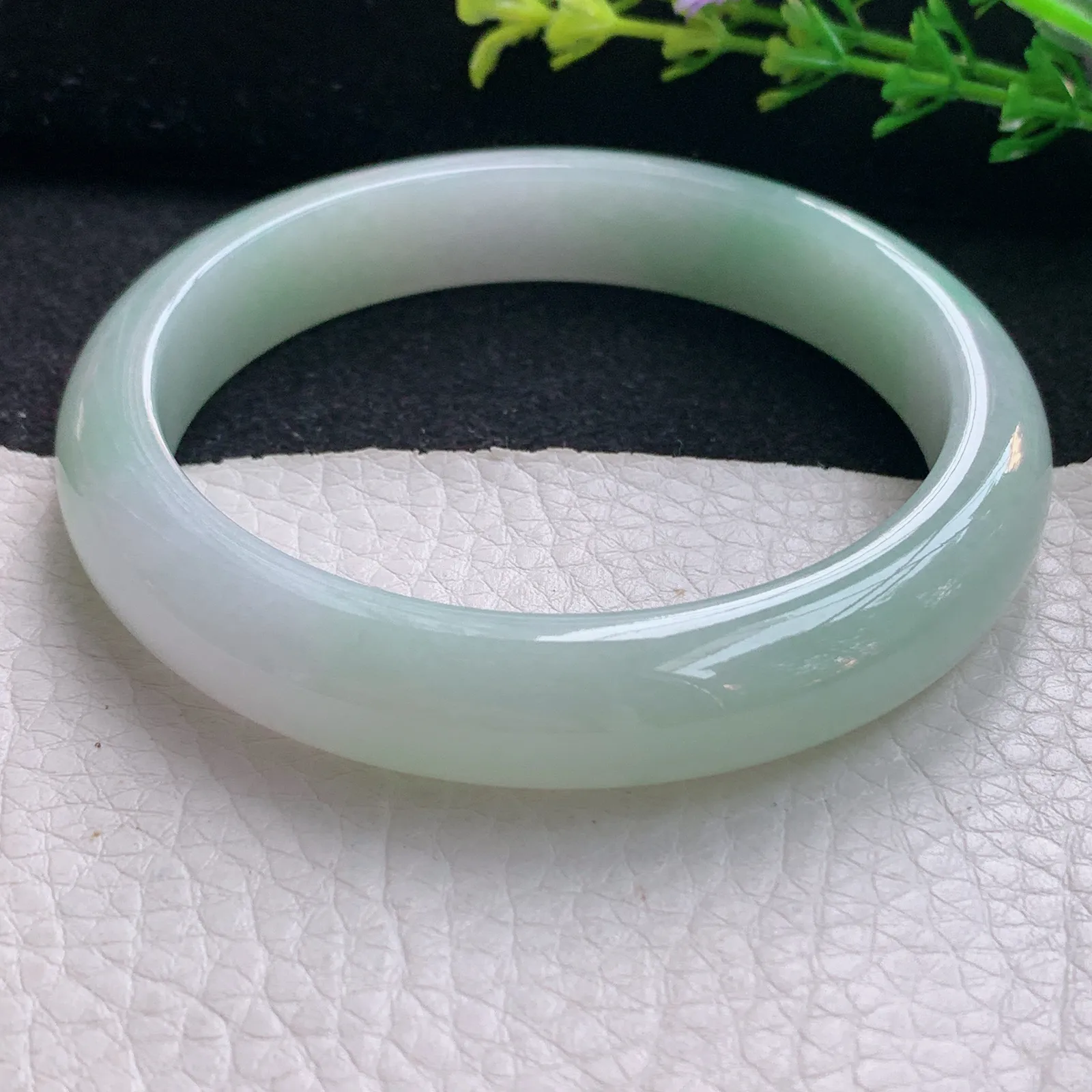 xx大圈口61*12.2*8平安镯 翡翠a货玉手镯清新淡雅宽边珠宝玉手环