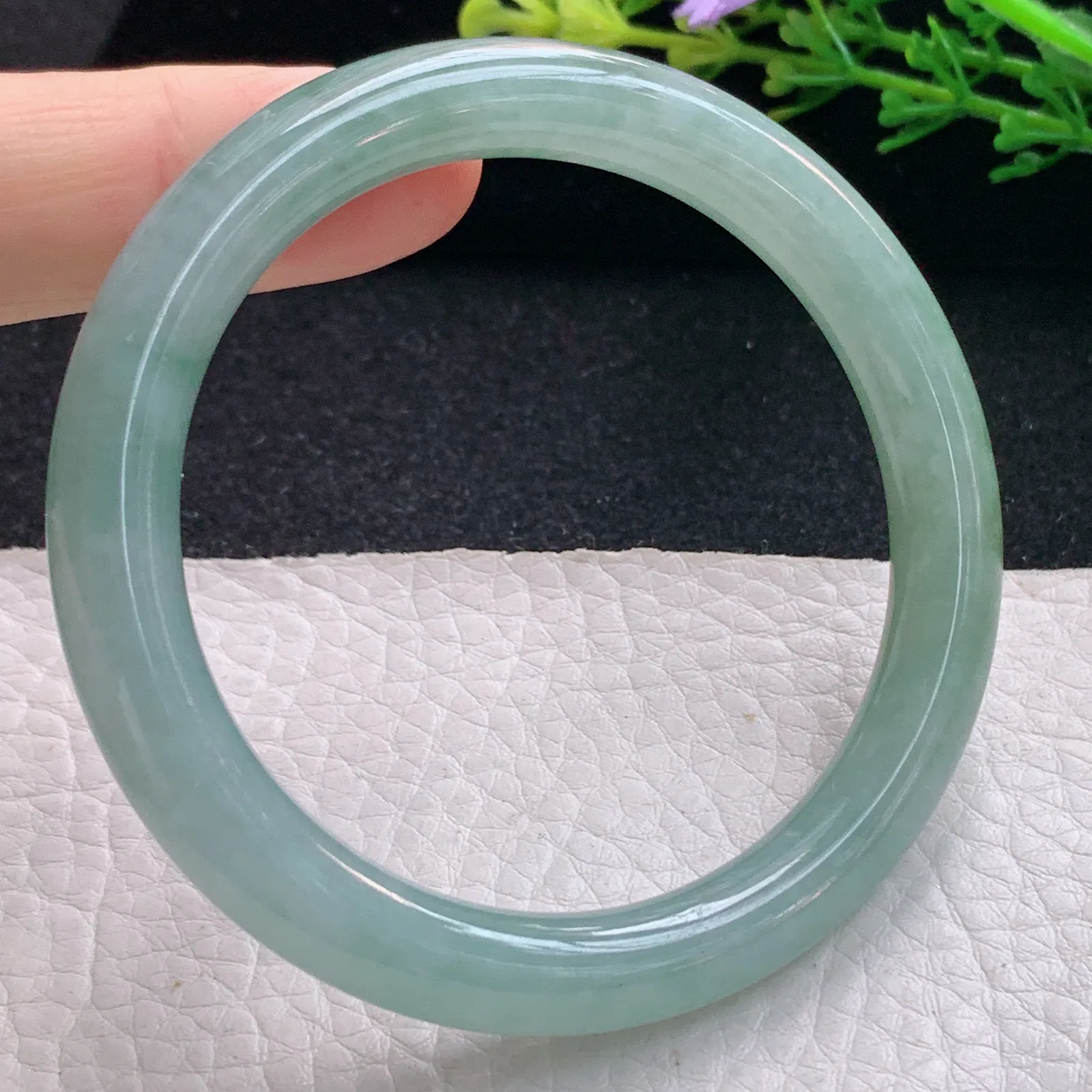 hf自然光53*8.8*8.2美人镯 翡翠a货玉手镯黄加绿圆条珠宝玉手环