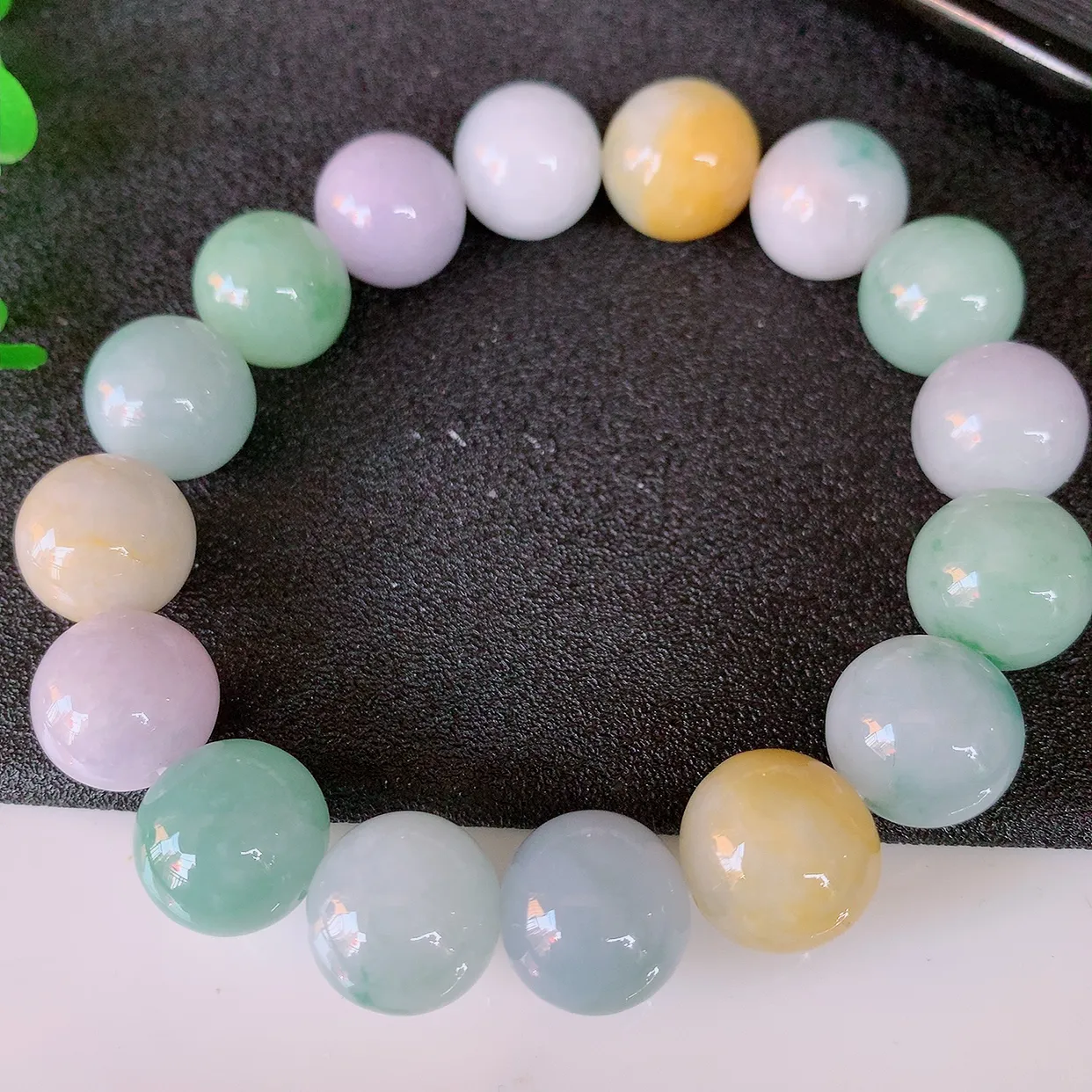 自然光实拍，冰润多宝翡翠手链，多彩翡翠手串，颜色丰富，料子细腻，高档大气，自戴送礼佳品！#46.5取一尺寸13.2mm