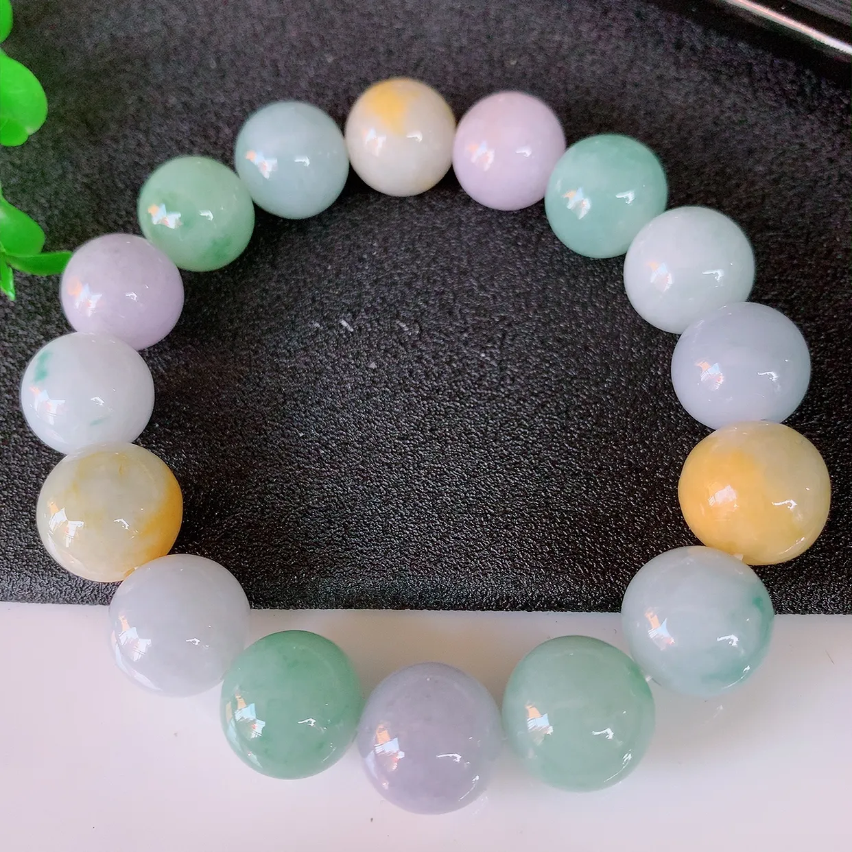 自然光实拍，冰润多宝翡翠手链，多彩翡翠手串，颜色丰富，料子细腻，高档大气，自戴送礼佳品！#46.5取一尺寸13.2mm