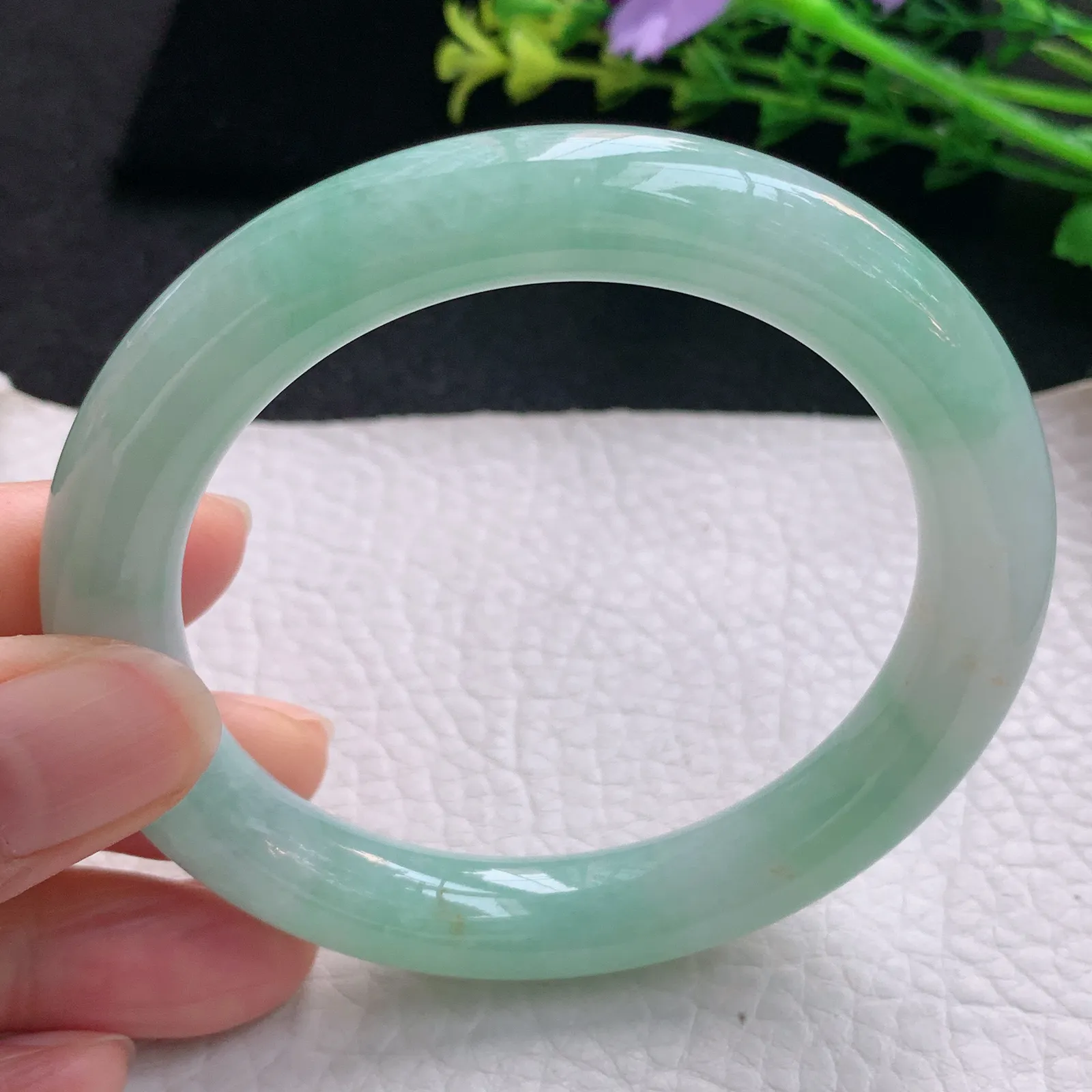 xx自然光57*10.5*10美人镯 翡翠a货玉手镯清新圆条珠宝玉手环