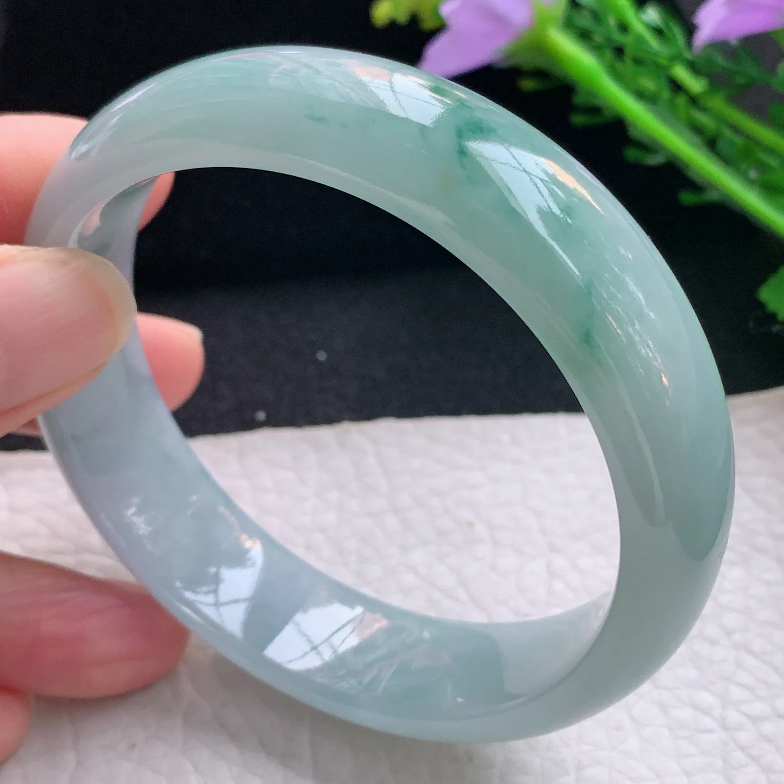 js自然光59*16*7.5轮胎镯 翡翠a货玉手镯飘花宽边水润珠宝玉手环