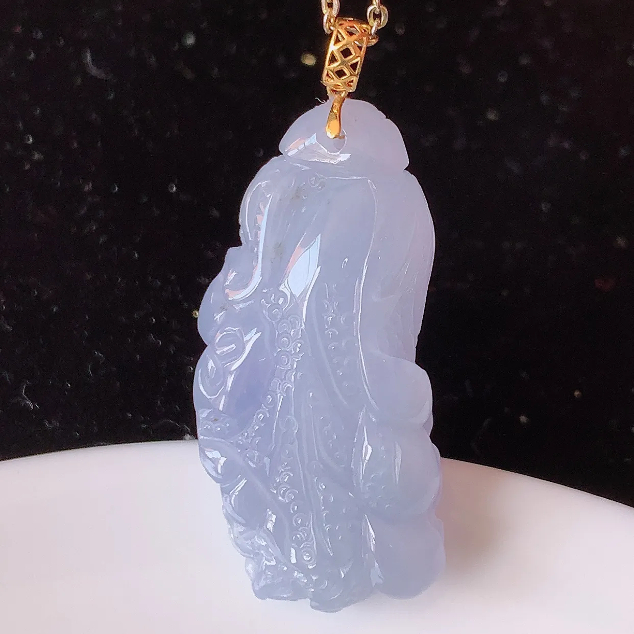 18K金镶嵌冰紫罗兰翡翠招百财白菜吊坠，百财聚来，财源滚滚，色泽鲜艳，精工水润的白菜，性价比高！#1.5