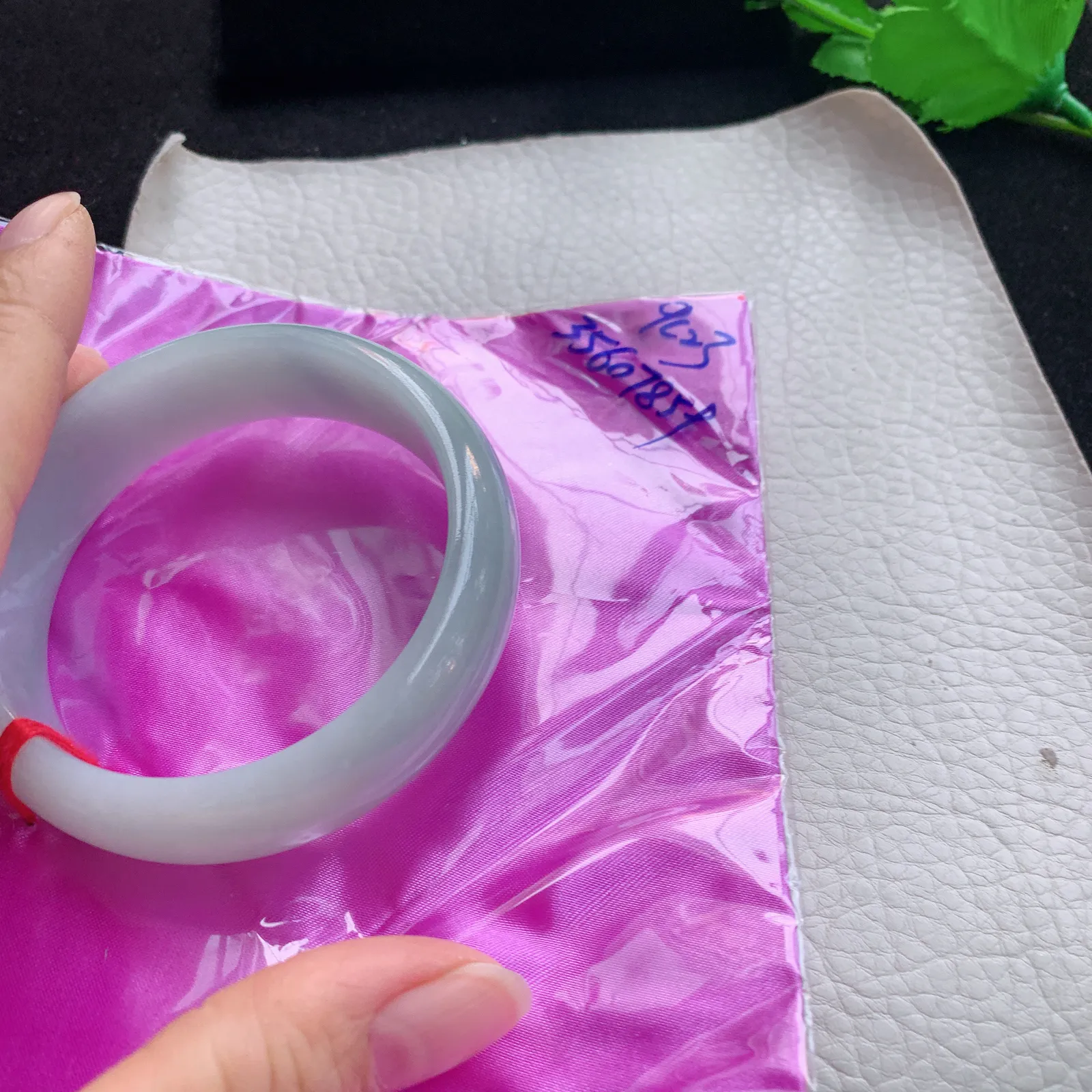 js自然光59.8*18.7*8平安镯 翡翠a货玉手镯白月光宽边珠宝玉手环