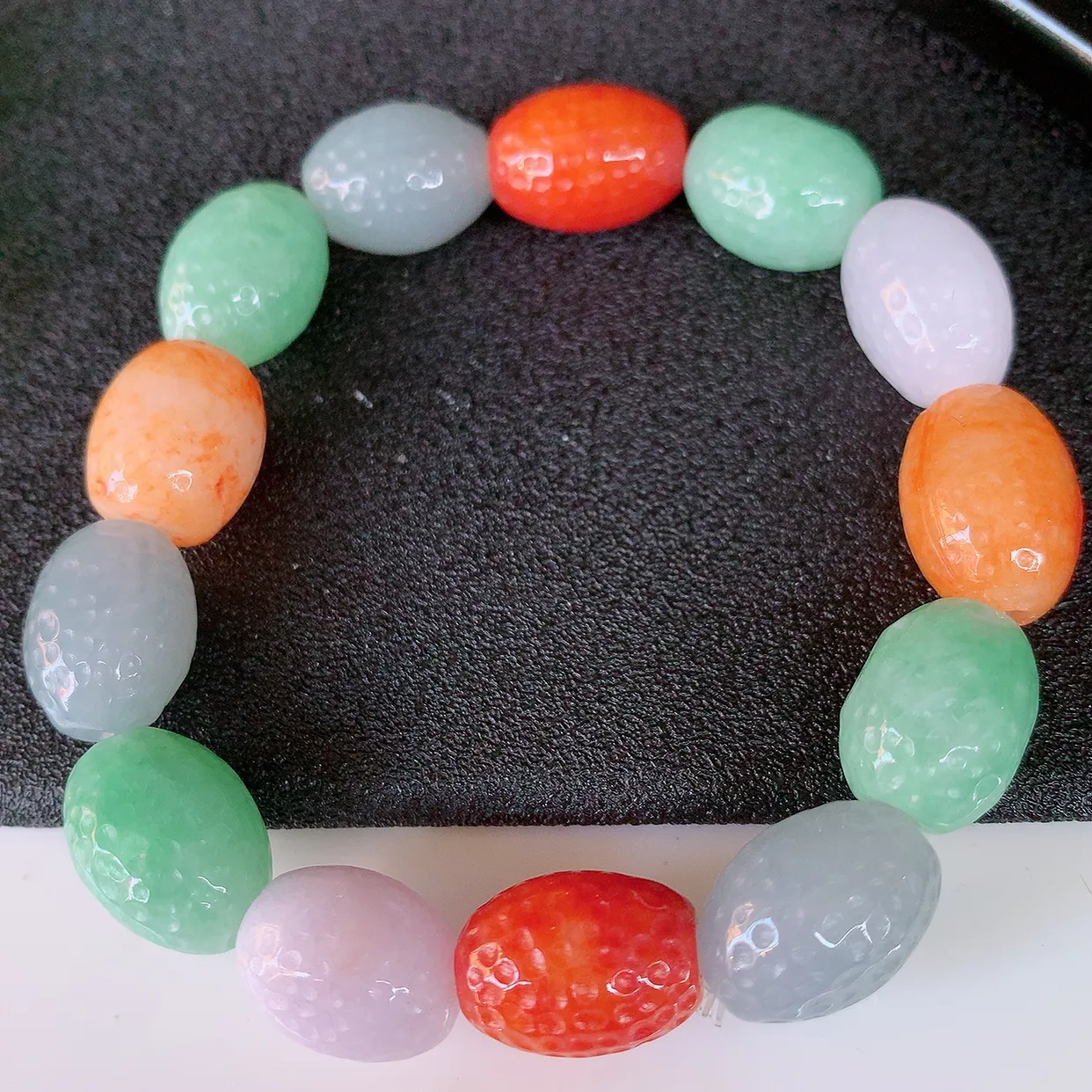 自然光实拍，冰润多宝翡翠手链，多彩翡翠手串，颜色丰富，料子细腻，高档大气，自戴送礼佳品！#46.5取一尺寸15*11mm