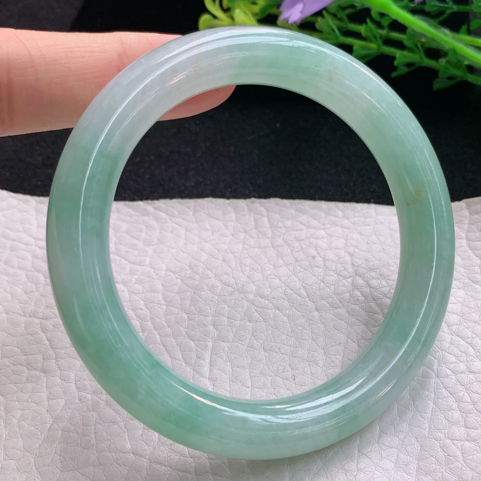 xx自然光57*10.5*10美人镯 翡翠a货玉手镯清新圆条珠宝玉手环