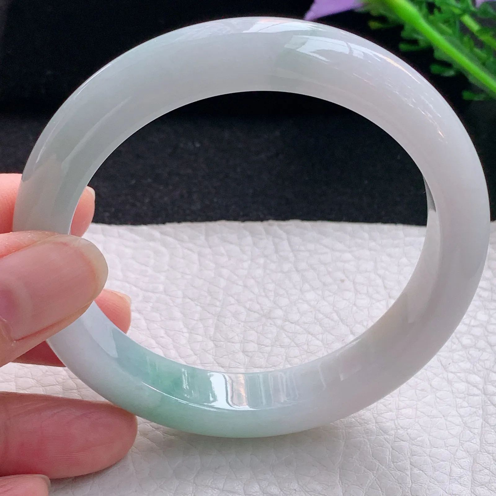 yh大圈口60*12.5*8.8平安镯 翡翠a货玉手镯飘蓝花宽边珠宝玉手环